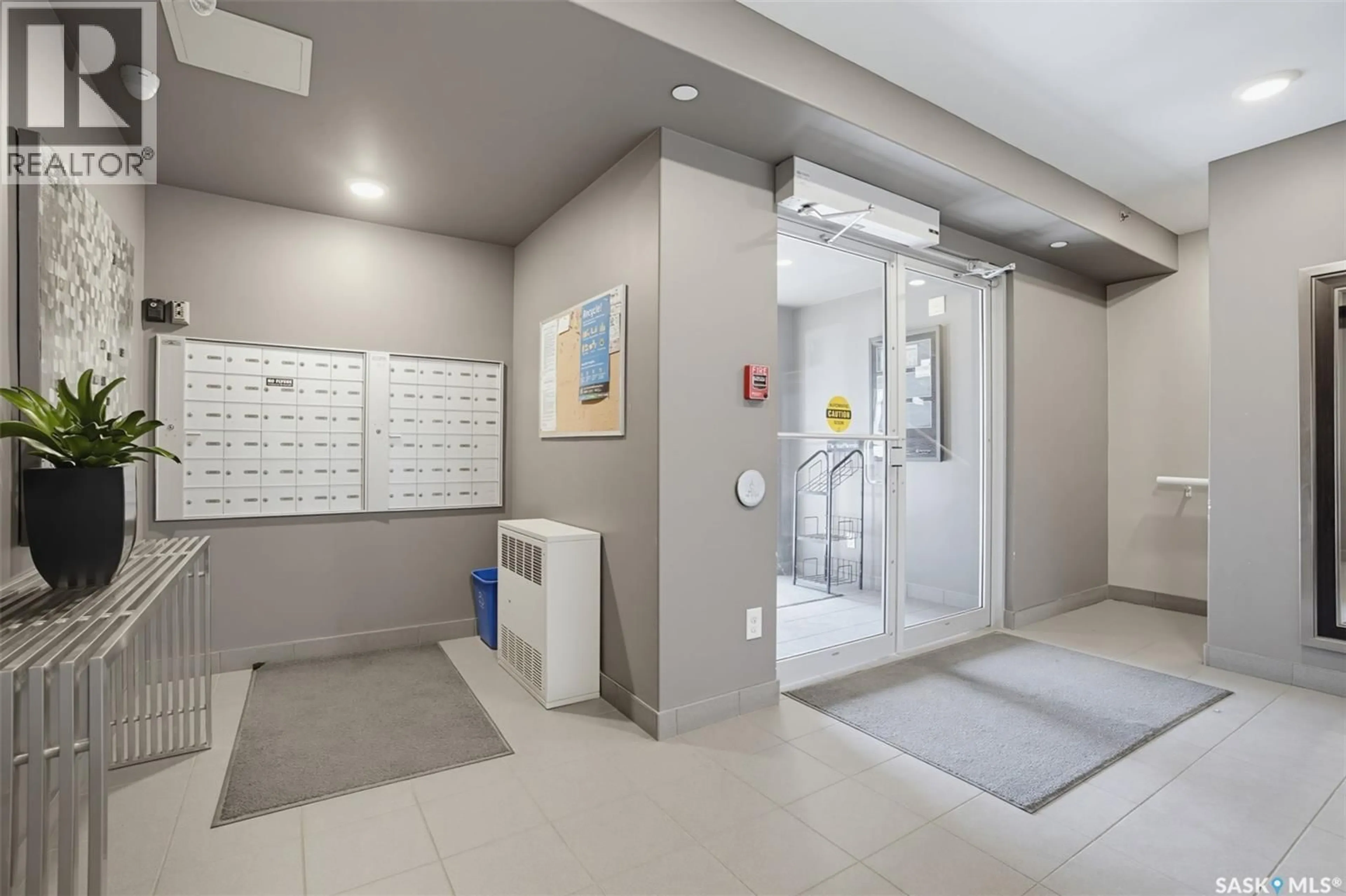 Indoor foyer for 4101 108 WILLIS CRESCENT, Saskatoon Saskatchewan S7T0W8