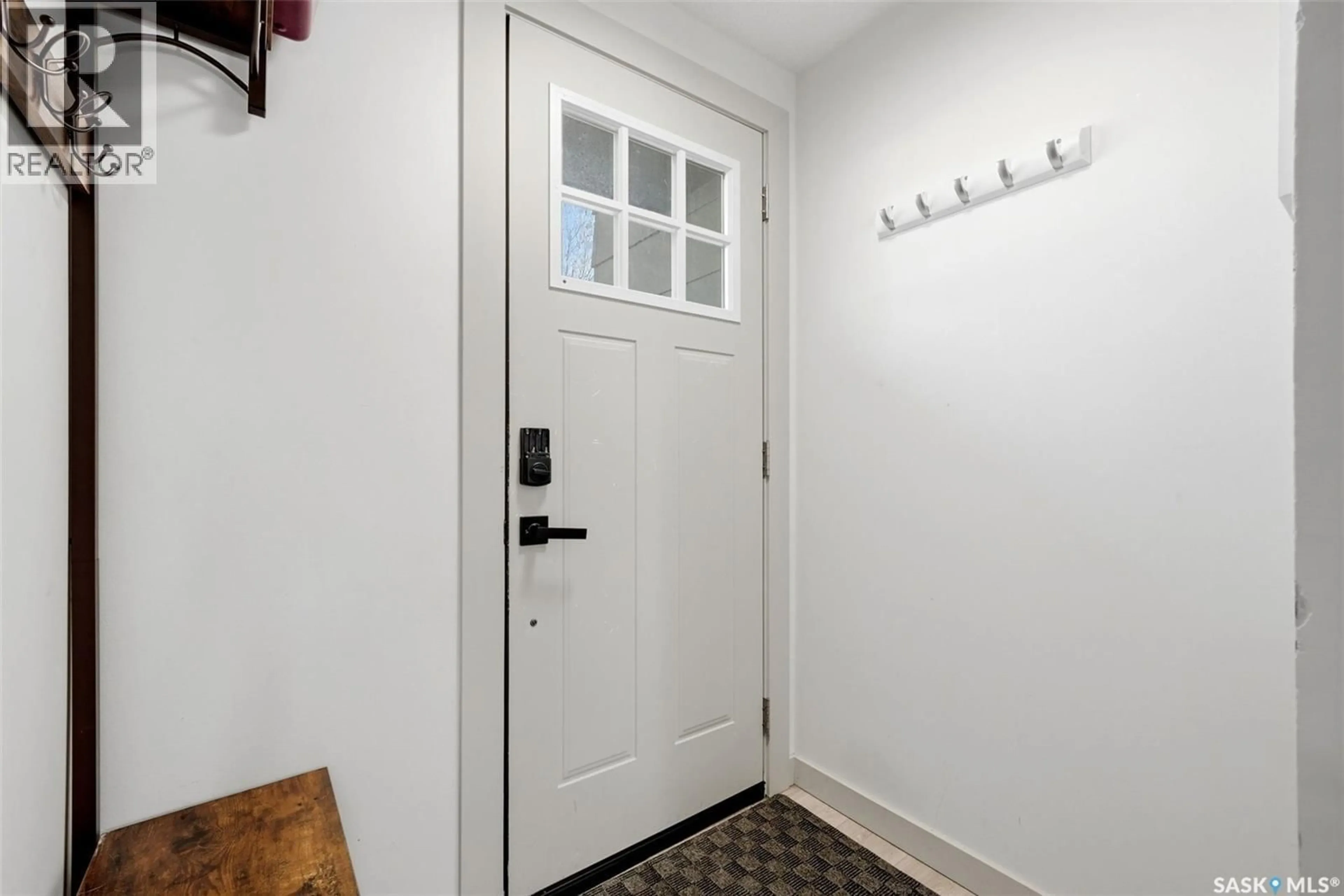 Indoor entryway for 31 BERENSON AVENUE, Regina Saskatchewan S4T6X4