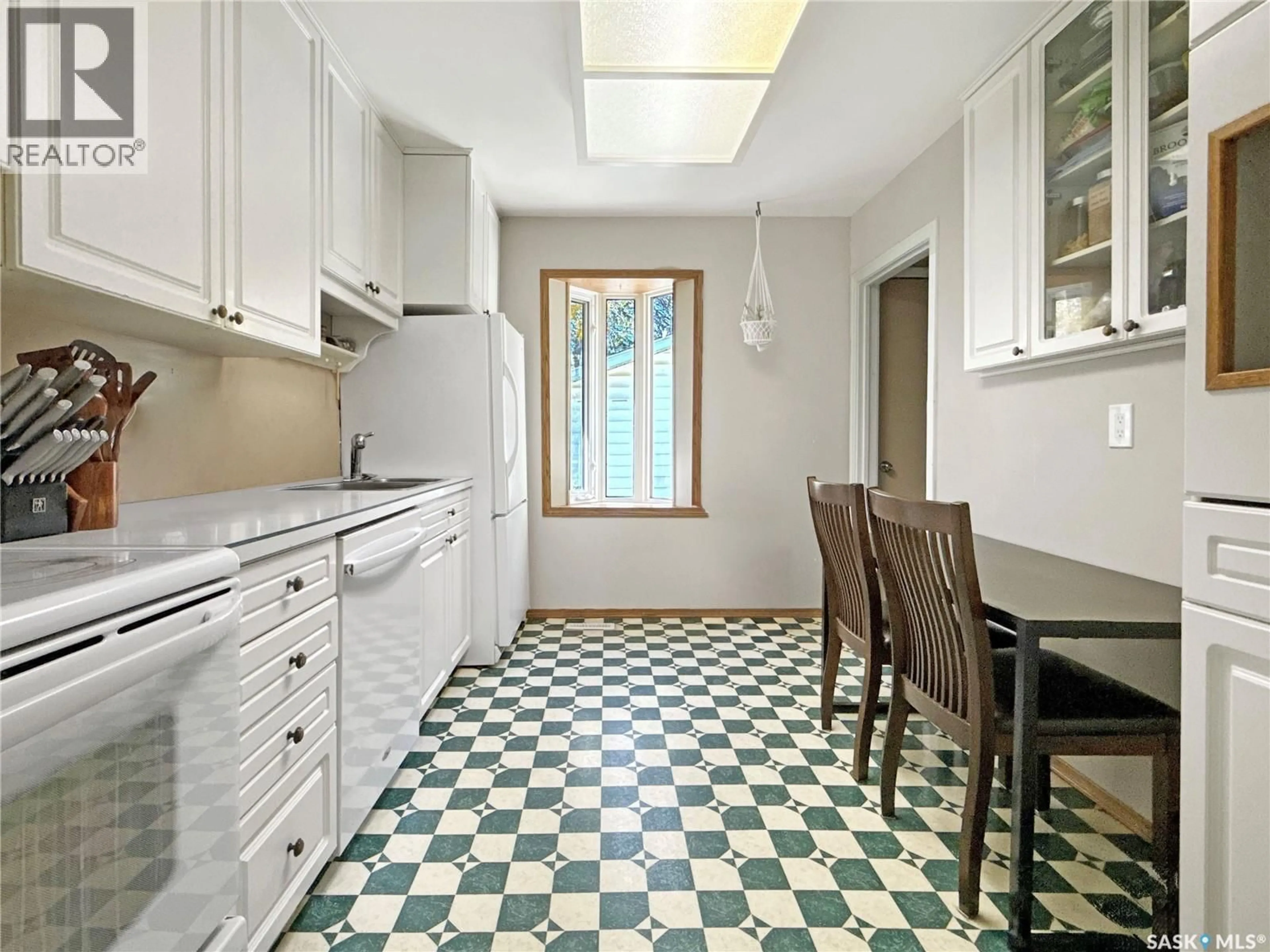 Standard kitchen, ceramic/tile floor for 660 3RD AVENUE, Swift Current Saskatchewan S9H2H5