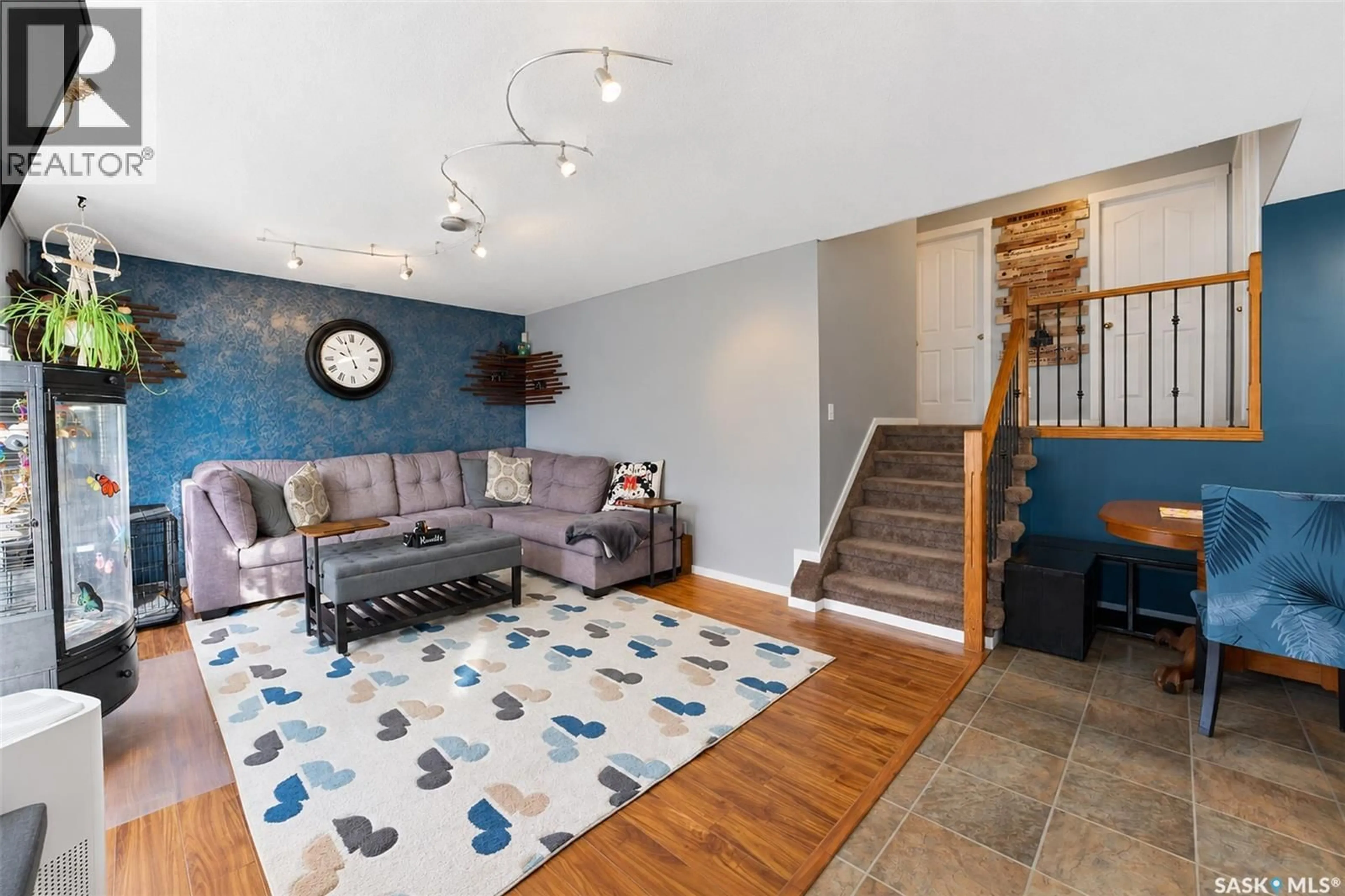 Living room with furniture, unknown for 238 SHERRY CRESCENT, Saskatoon Saskatchewan S7M5R5