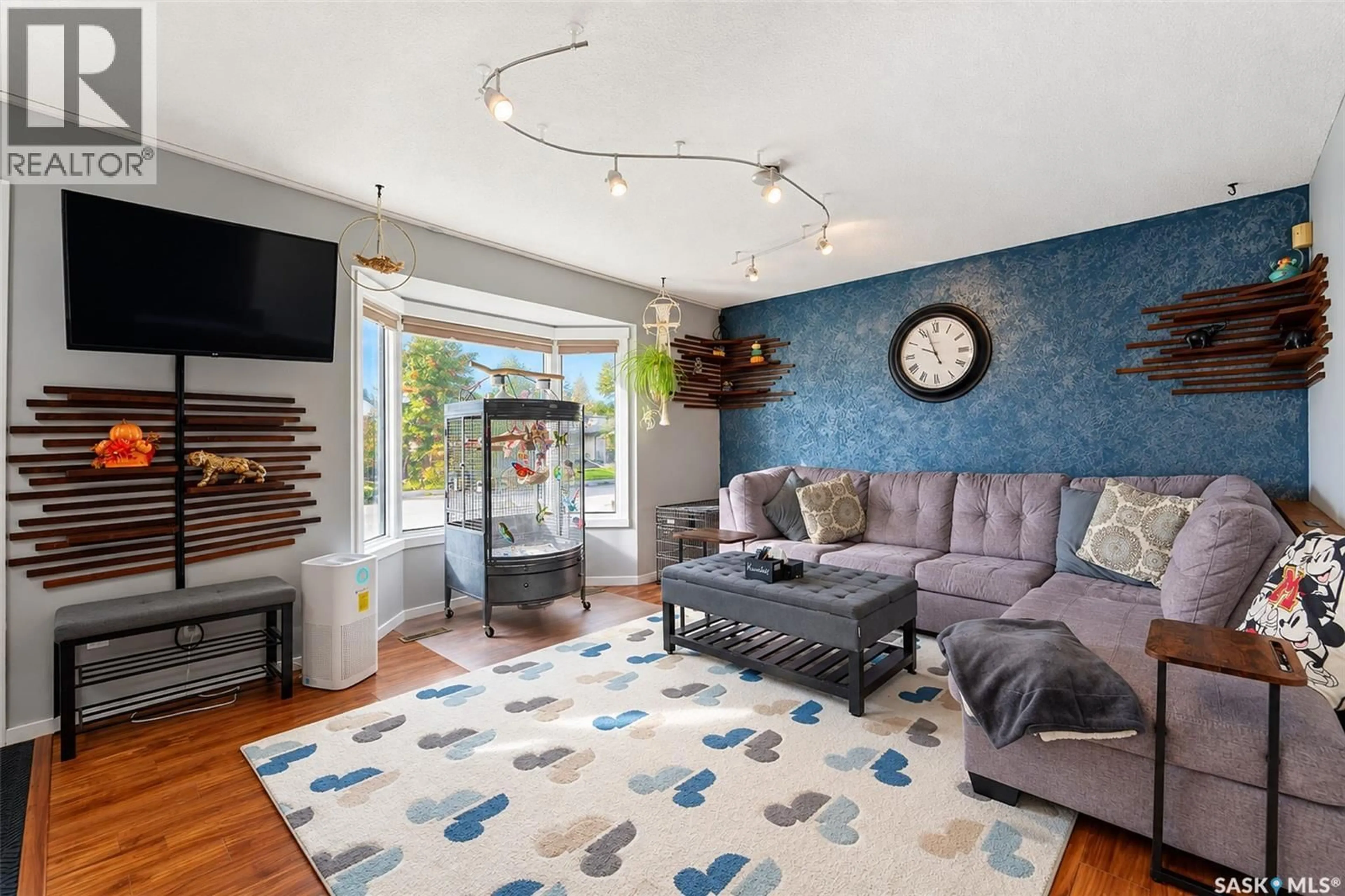 Living room with furniture, unknown for 238 SHERRY CRESCENT, Saskatoon Saskatchewan S7M5R5