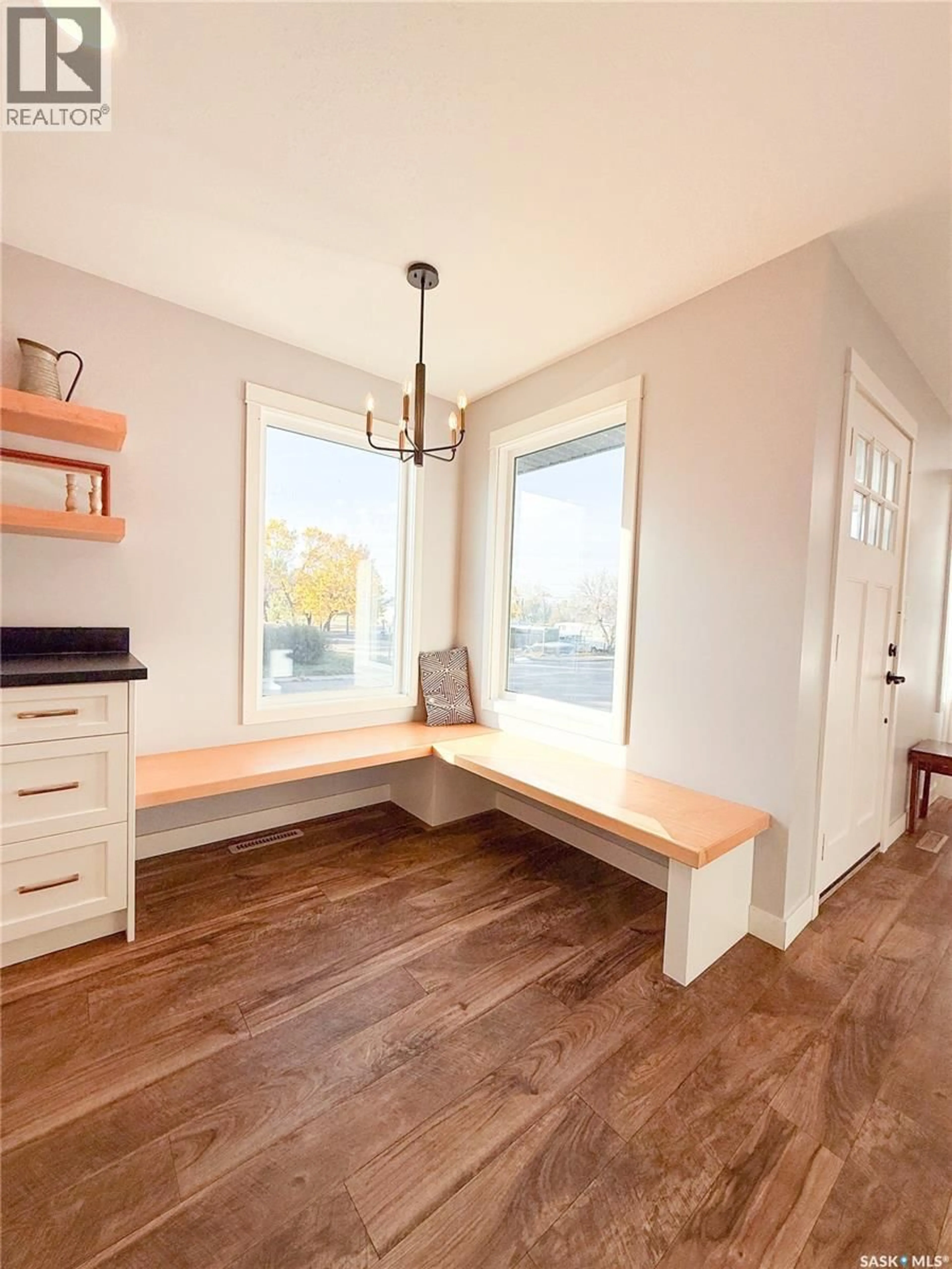 Indoor entryway for 209 2ND AVENUE, Shaunavon Saskatchewan S0N2M0
