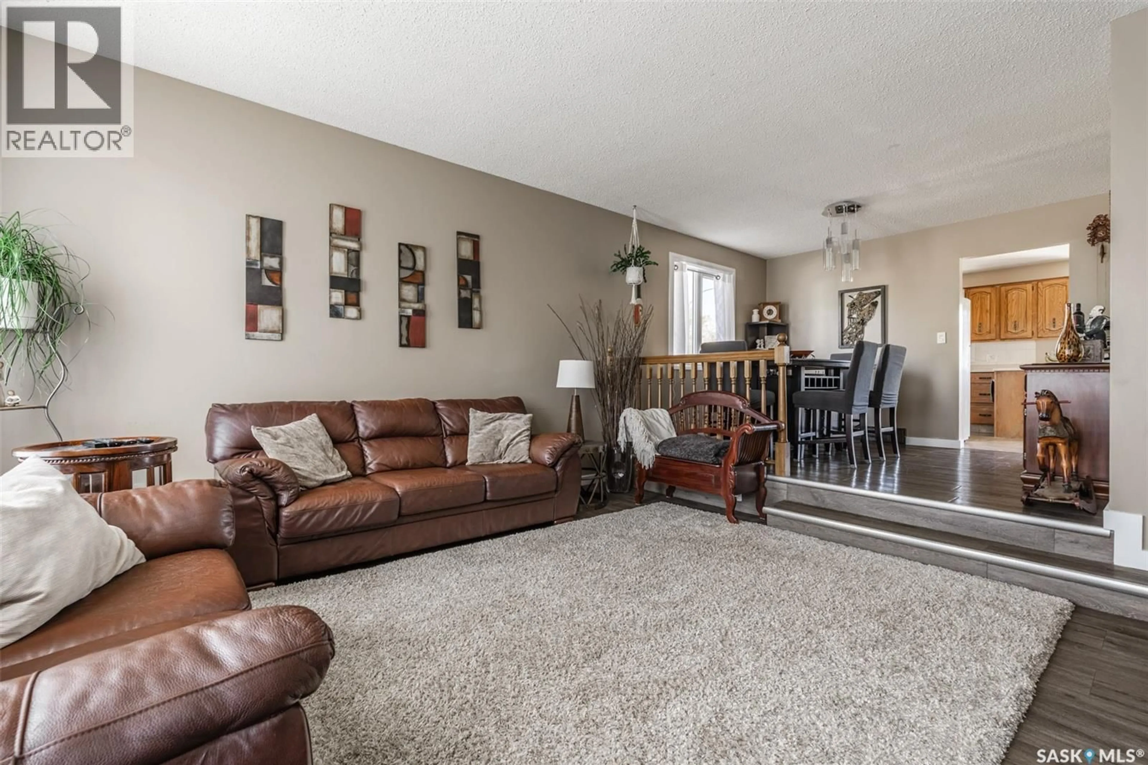 Living room with furniture, unknown for 419 KINGSMERE BOULEVARD, Saskatoon Saskatchewan S7J3T9