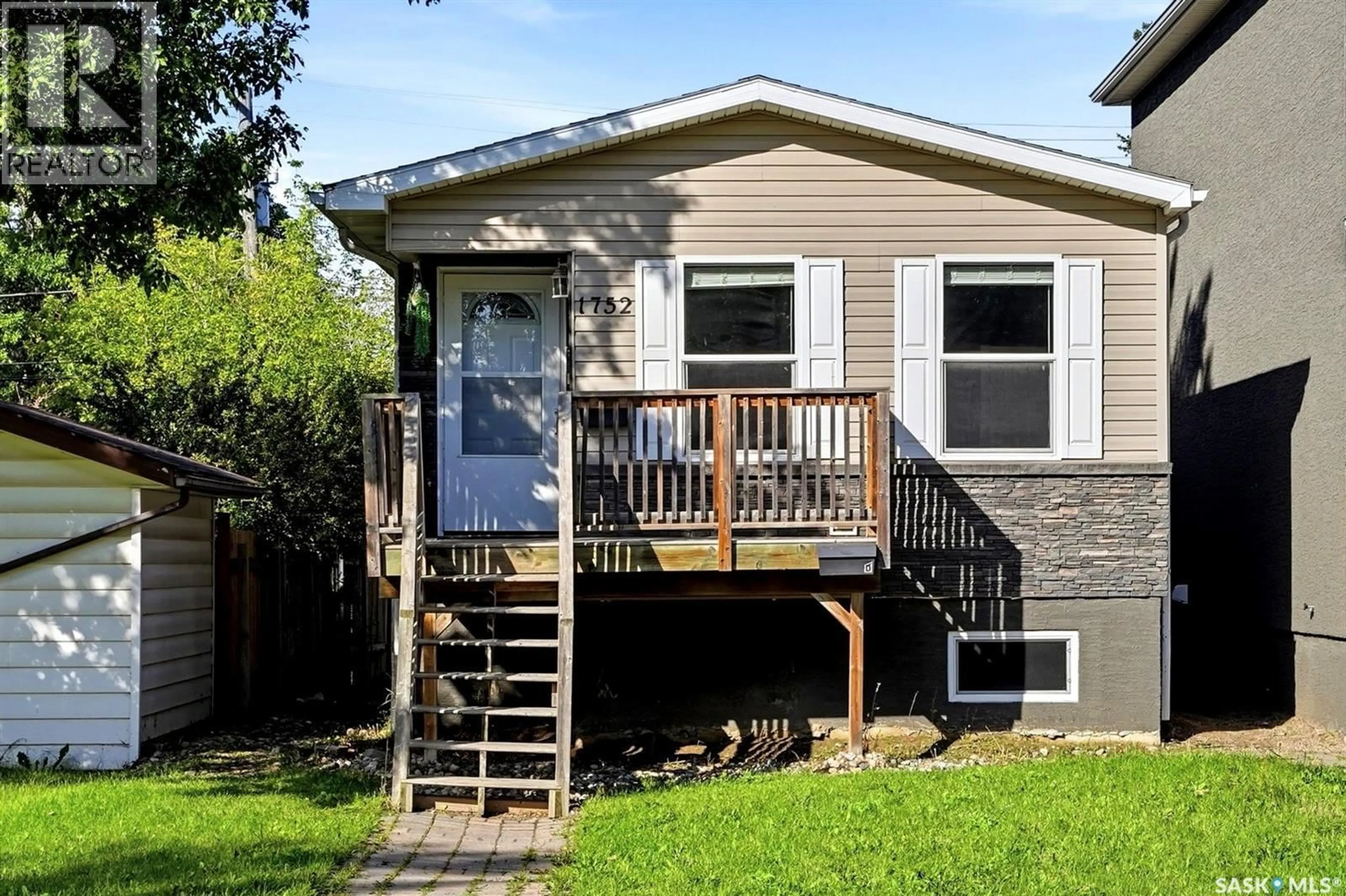 Home with vinyl exterior material, street for 1752 YORK STREET, Regina Saskatchewan S4T4P9