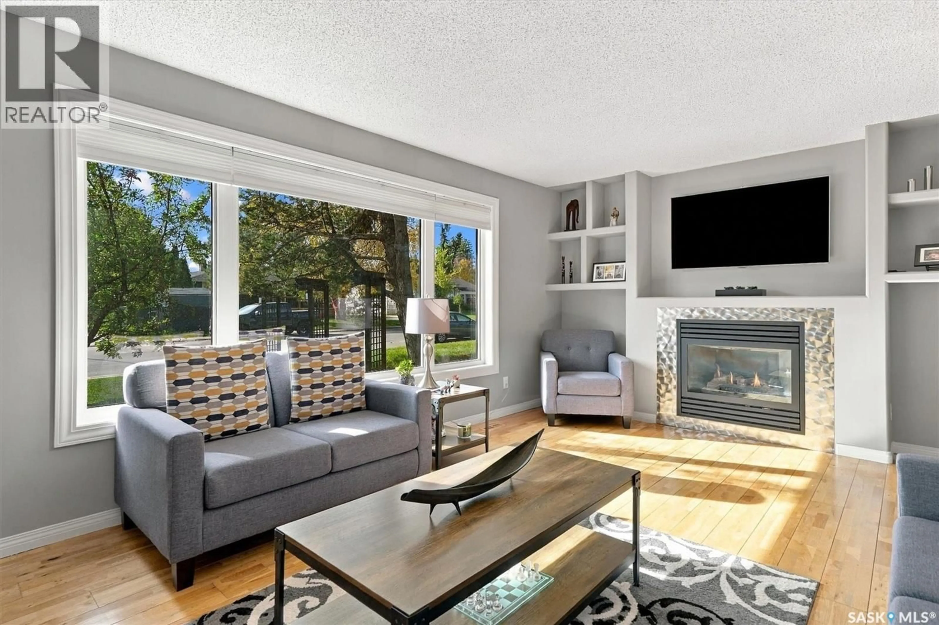 Living room with furniture, unknown for 42 KOOTENAY DRIVE, Saskatoon Saskatchewan S7K1J1