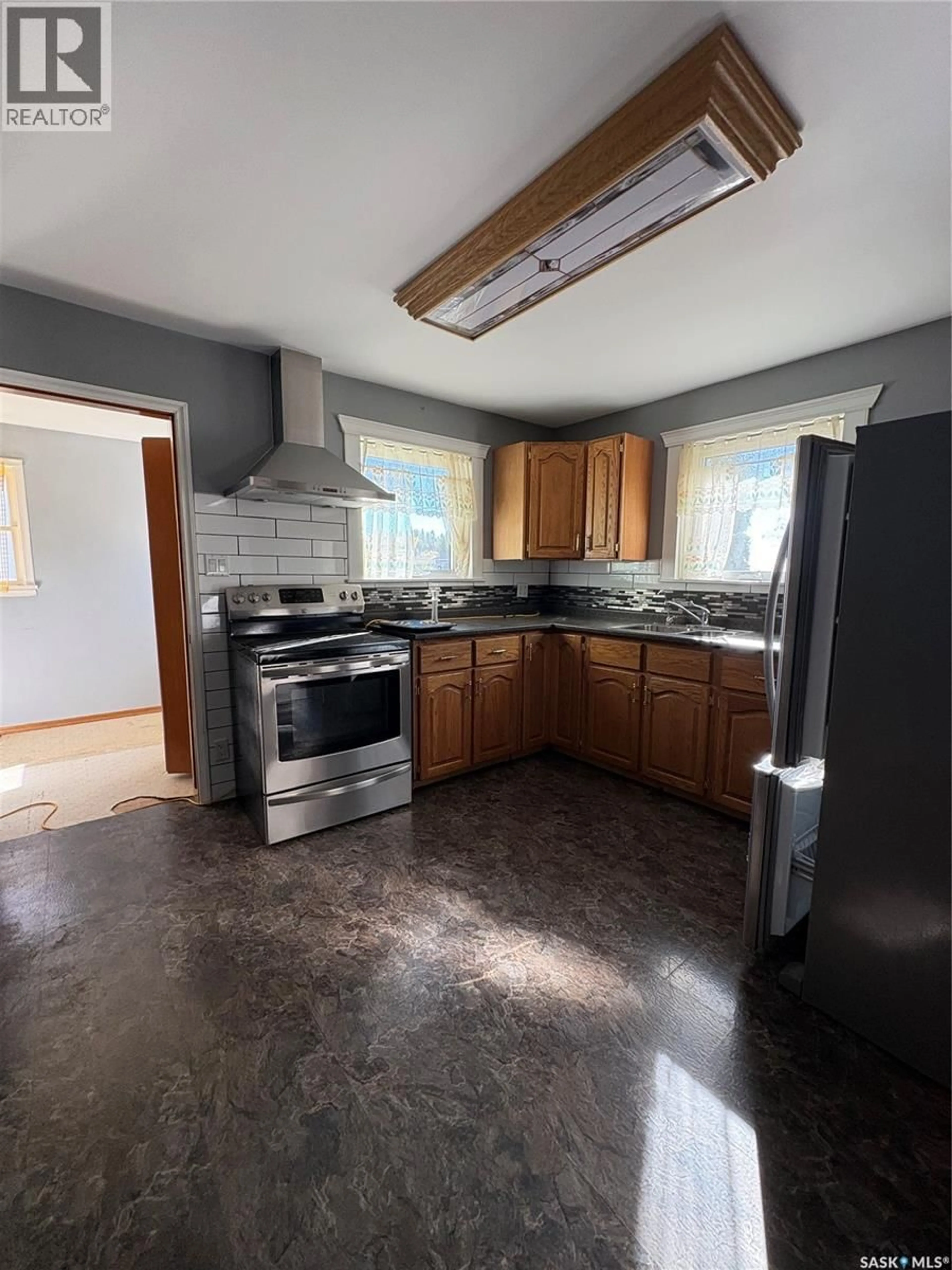 Standard kitchen, unknown for 116 6TH AVENUE, Ituna Saskatchewan S0A1N0