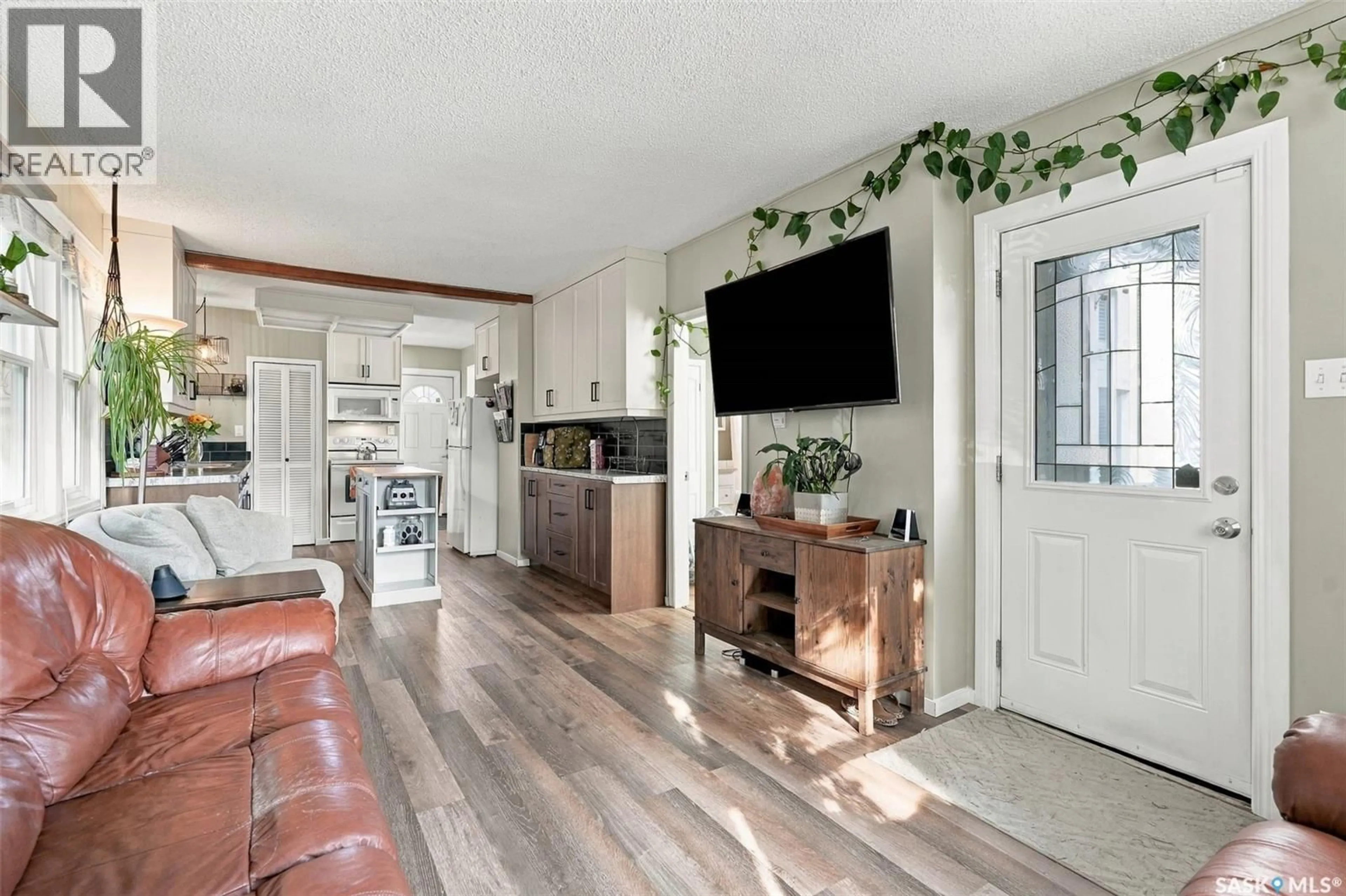 Open concept kitchen, unknown for 110 109TH STREET, Saskatoon Saskatchewan S7N1R2
