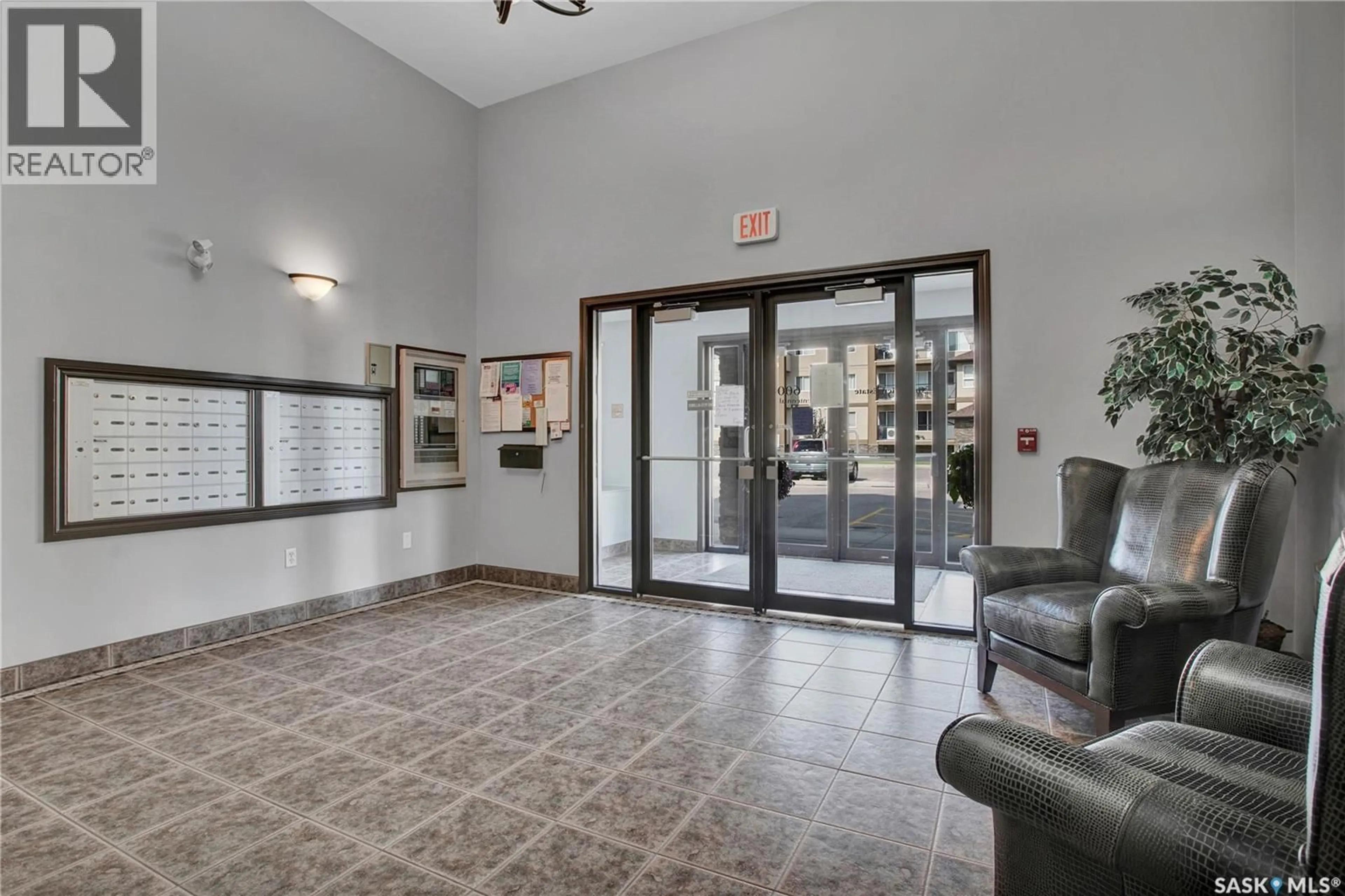 Indoor foyer for 210 - 600 CENTENNIAL BOULEVARD, Warman Saskatchewan S0K4S1