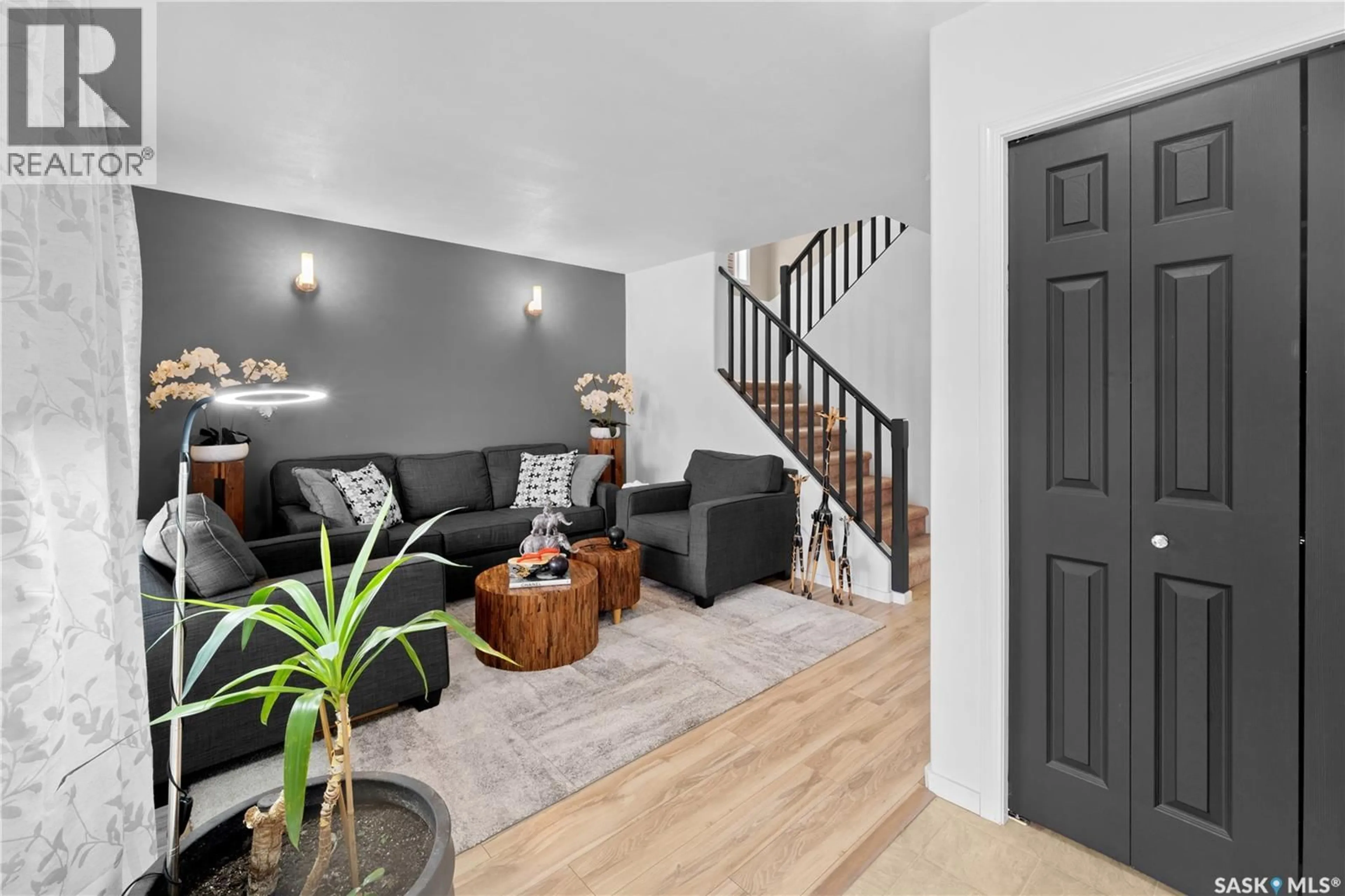 Living room with furniture, unknown for 447 BLAKENEY CRESCENT, Saskatoon Saskatchewan S7L7N5