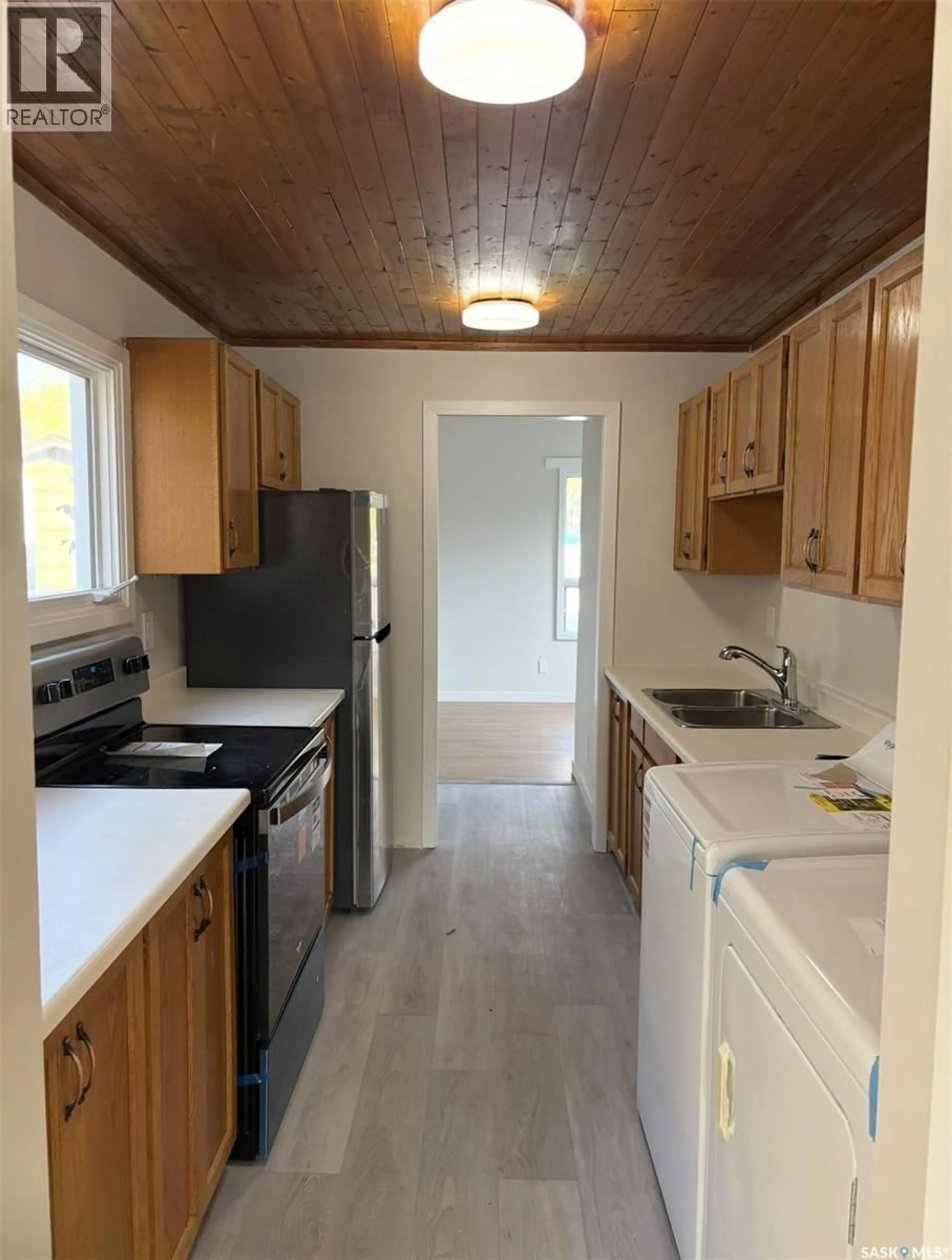 Standard kitchen, unknown for 1216 K AVENUE S, Saskatoon Saskatchewan S7M2G7