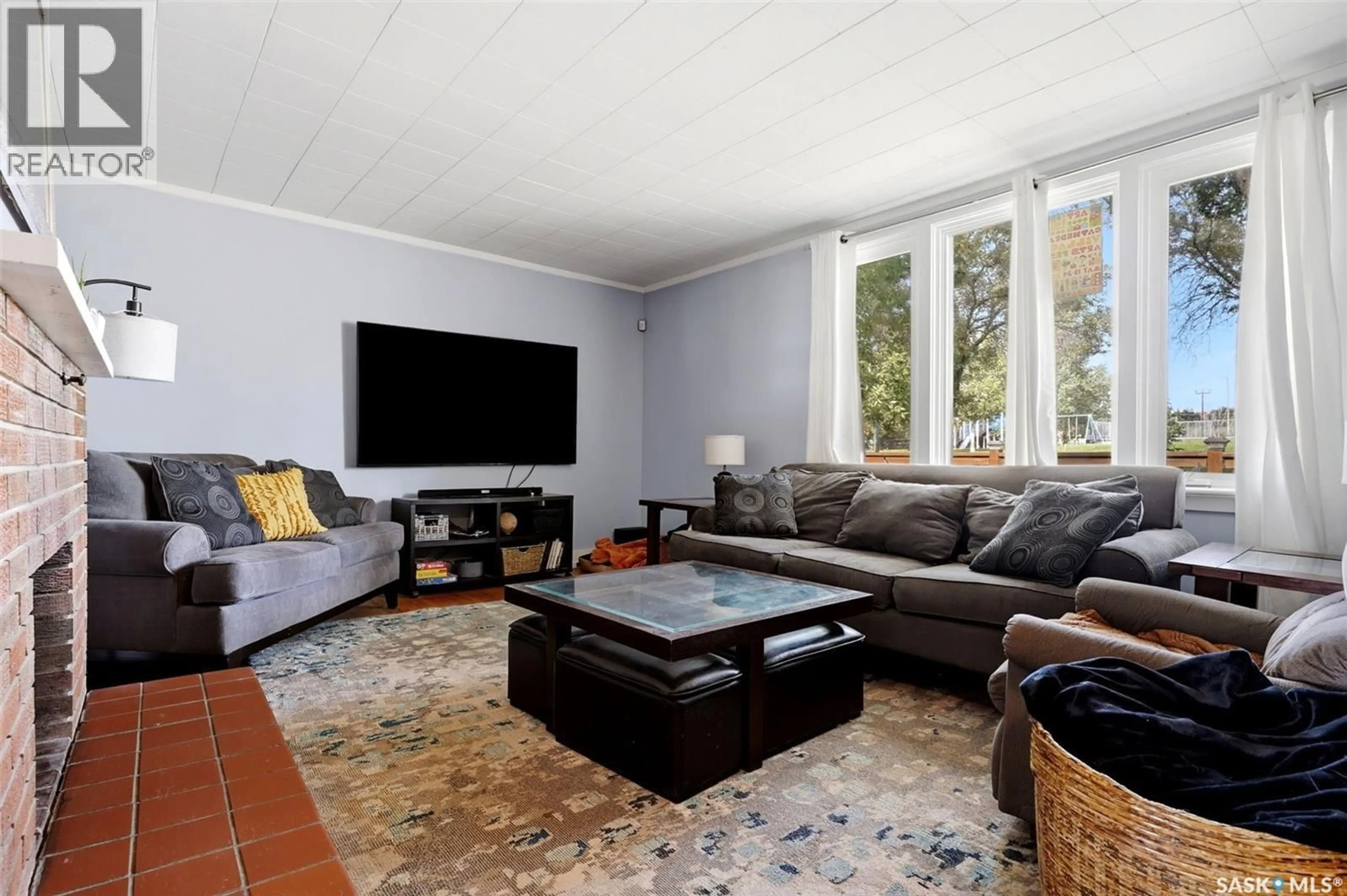 Living room with furniture, unknown for 3719 VICTORIA AVENUE, Regina Saskatchewan S4T1M5