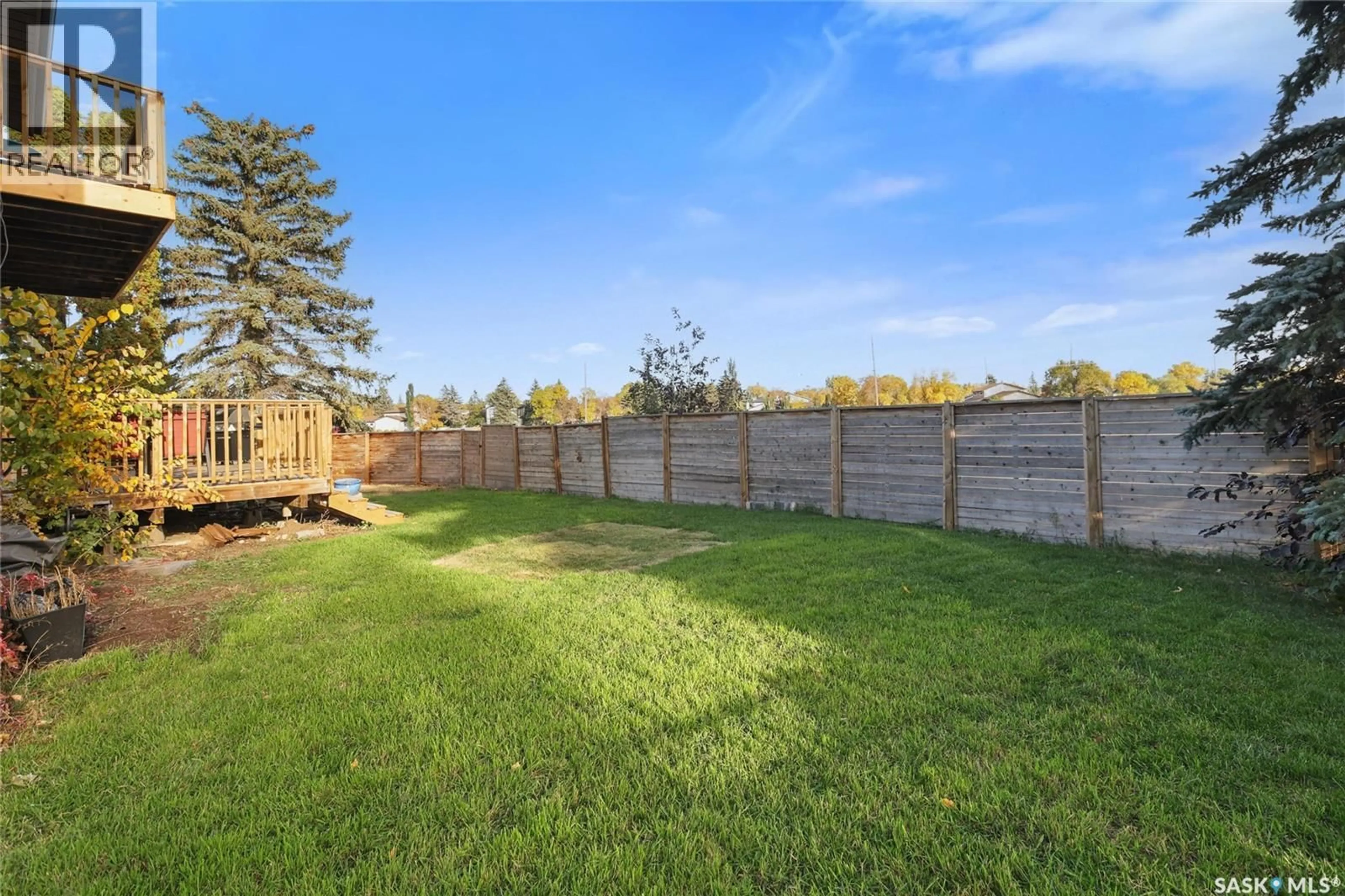A pic from outside/outdoor area/front of a property/back of a property/a pic from drone, unknown for 2127 CUNNING CRESCENT, Regina Saskatchewan S4V0M7