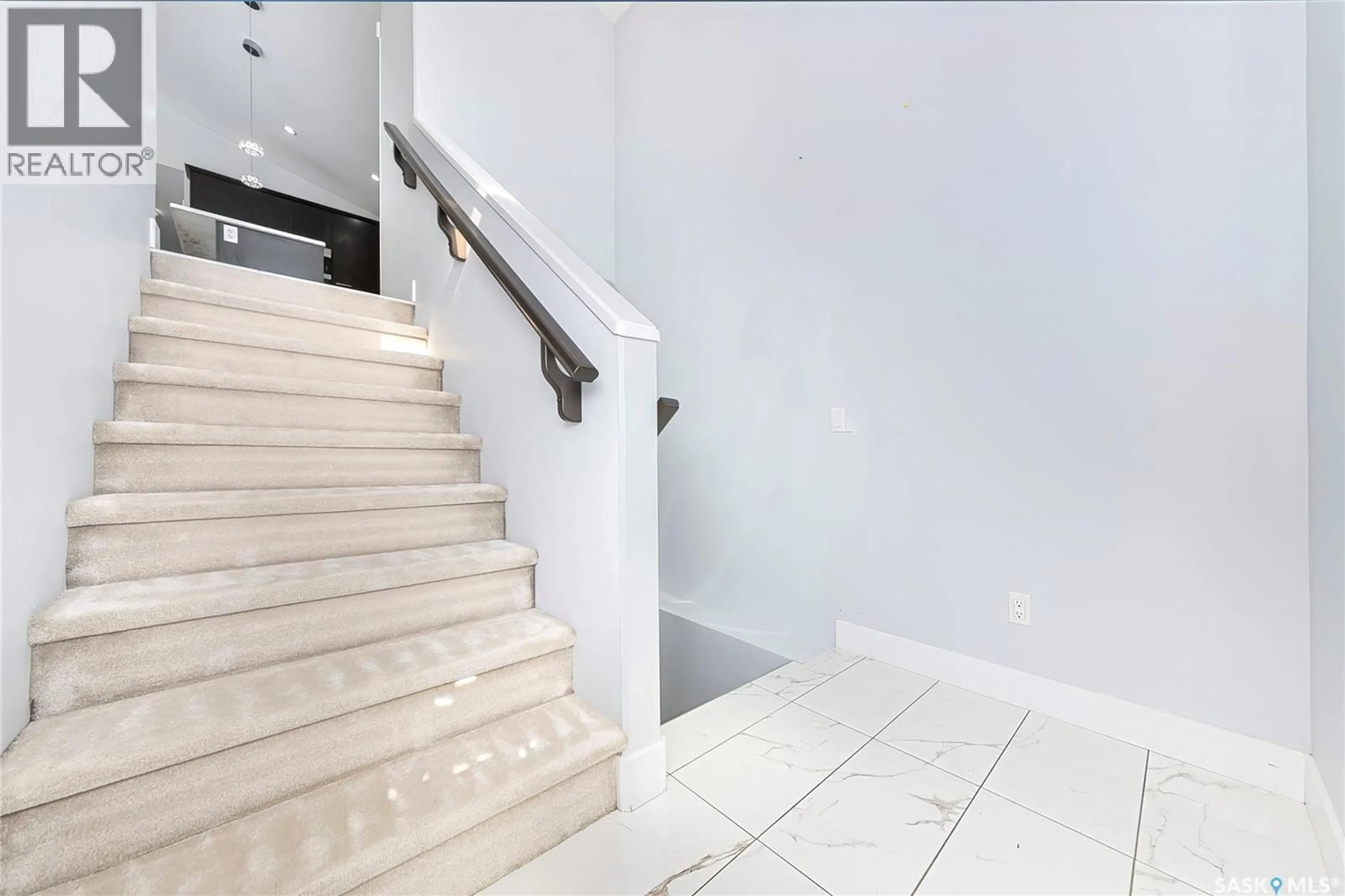 Stairs for 3742 33RD STREET, Saskatoon Saskatchewan S7R0M1
