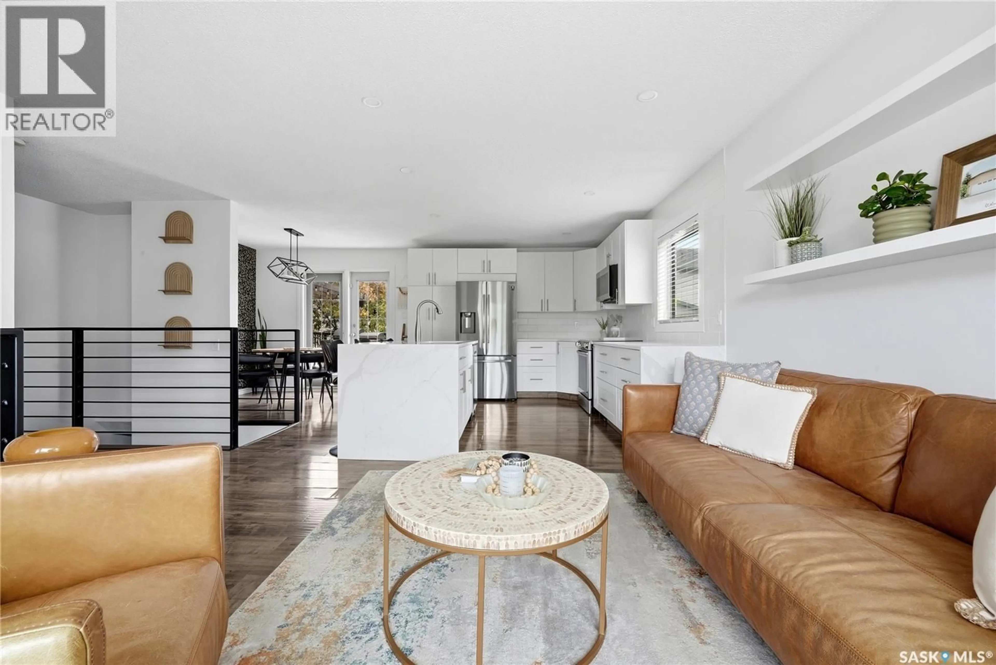 Open concept kitchen, ceramic/tile floor for 850 ERB BAY, Regina Saskatchewan S4N7B2