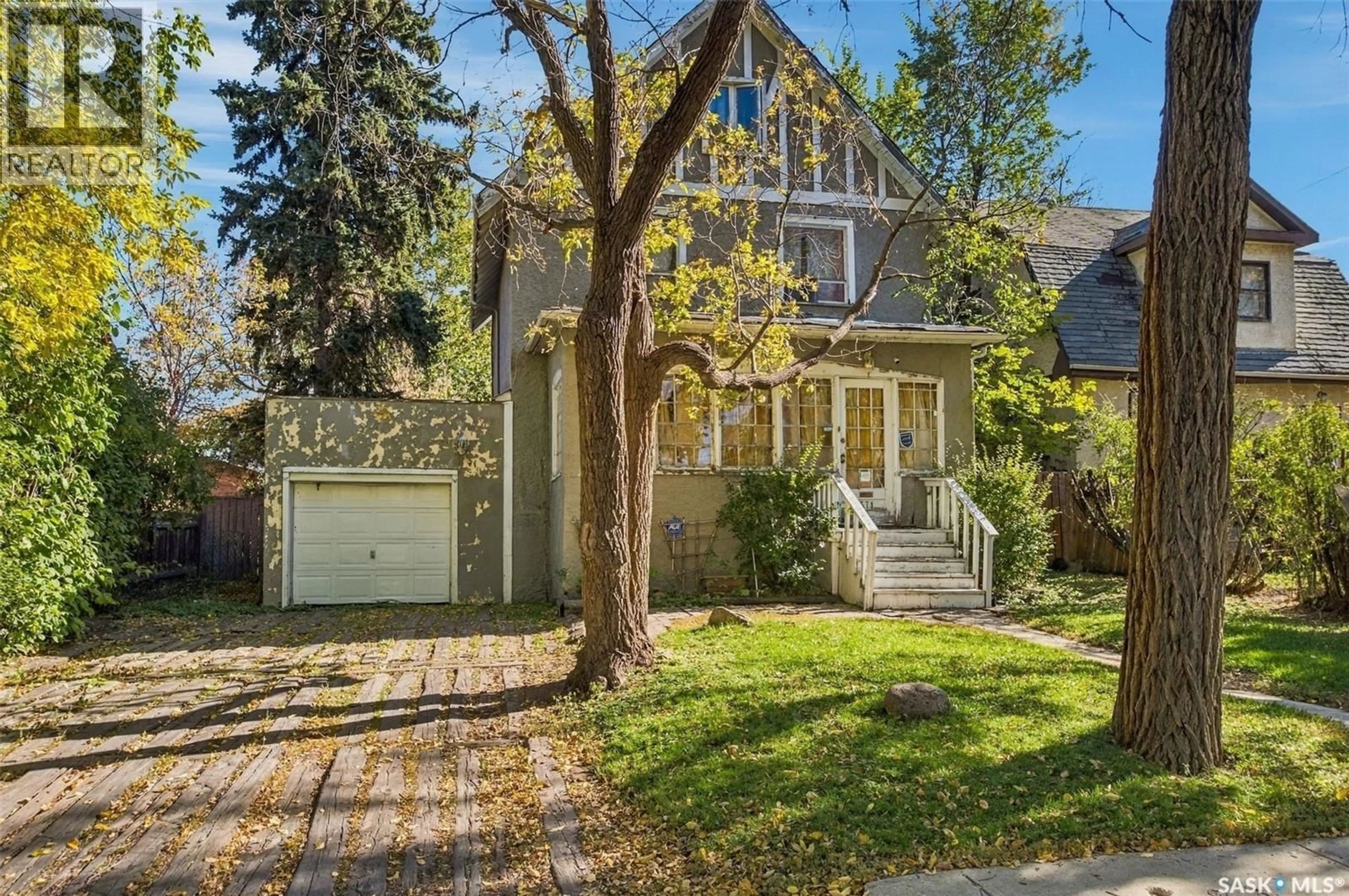 Home with brick exterior material, street for 1371 PRINCESS STREET, Regina Saskatchewan S4T3Y9