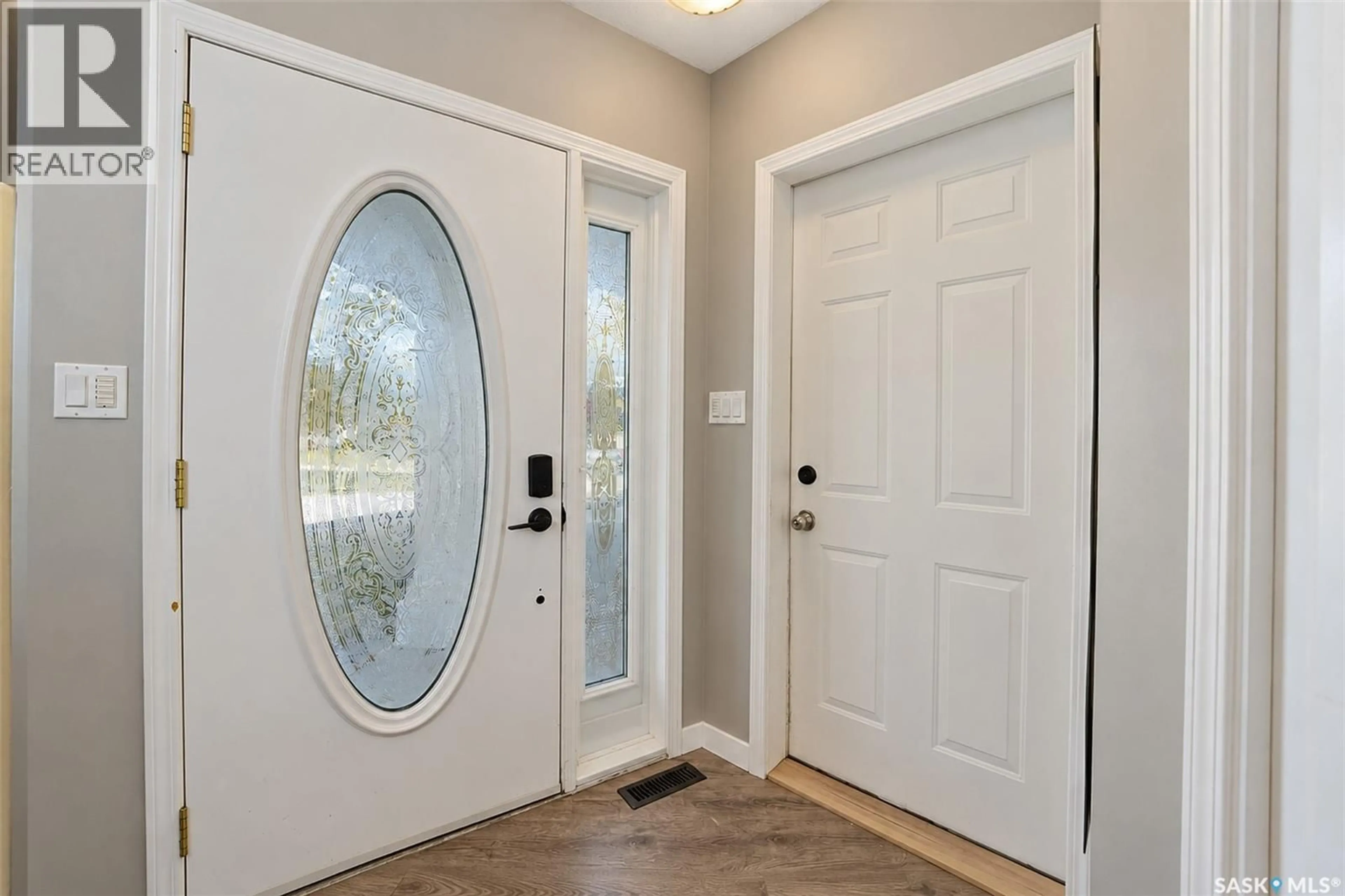 Indoor entryway for 607 4TH STREET, Warman Saskatchewan S0K4S0
