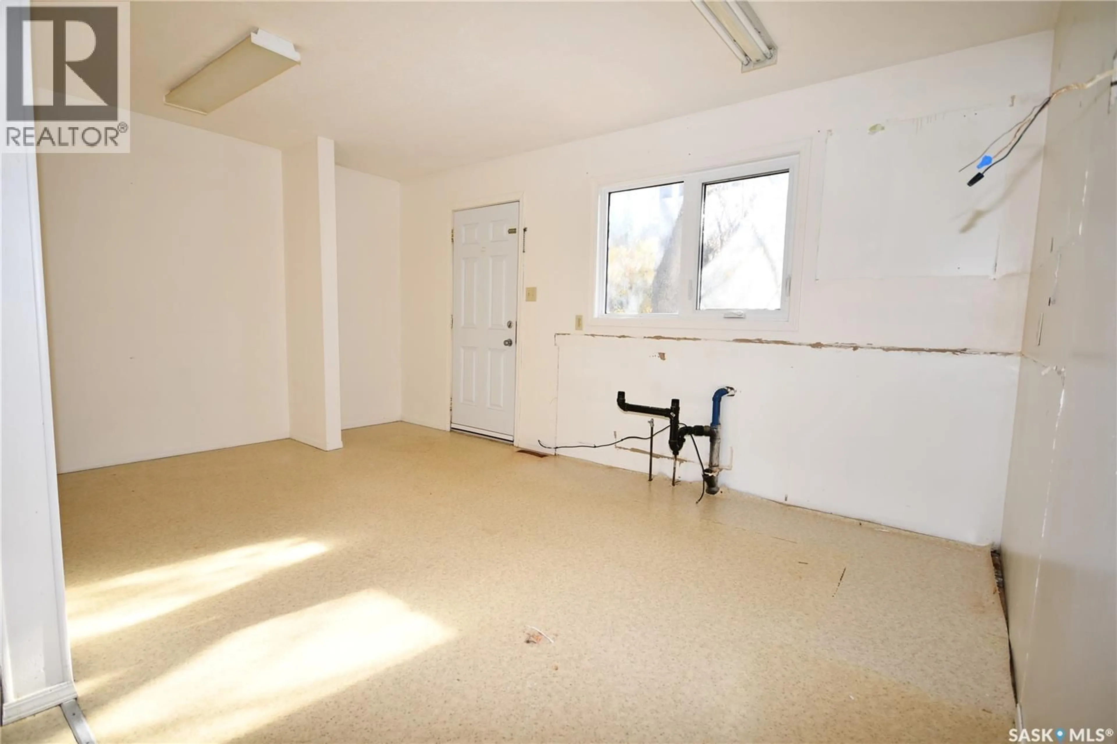 A pic of a room for 811 MAIN STREET, Big River Saskatchewan S0J0E0