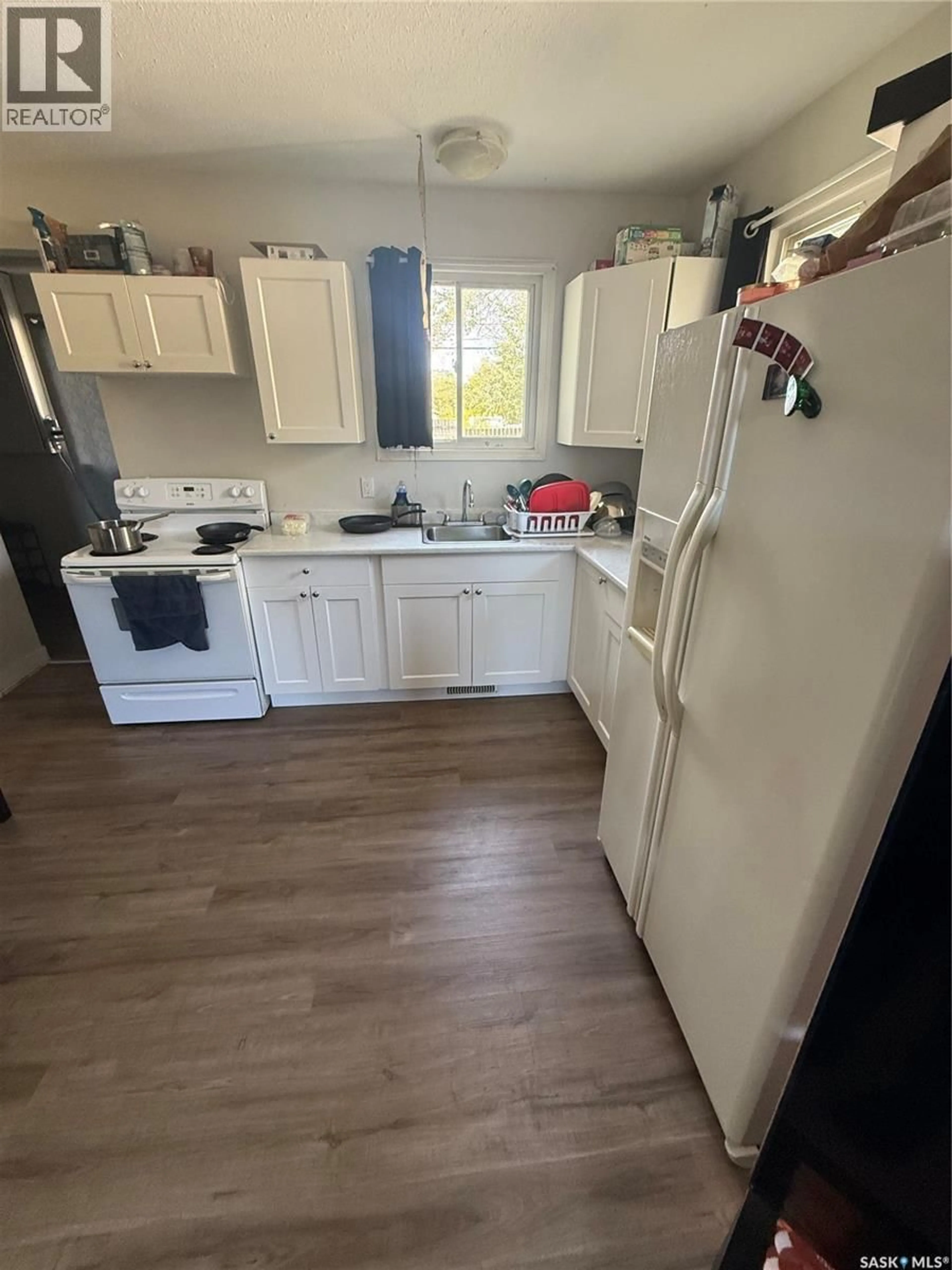 Standard kitchen, unknown for 871 110TH STREET, North Battleford Saskatchewan S9A2G9