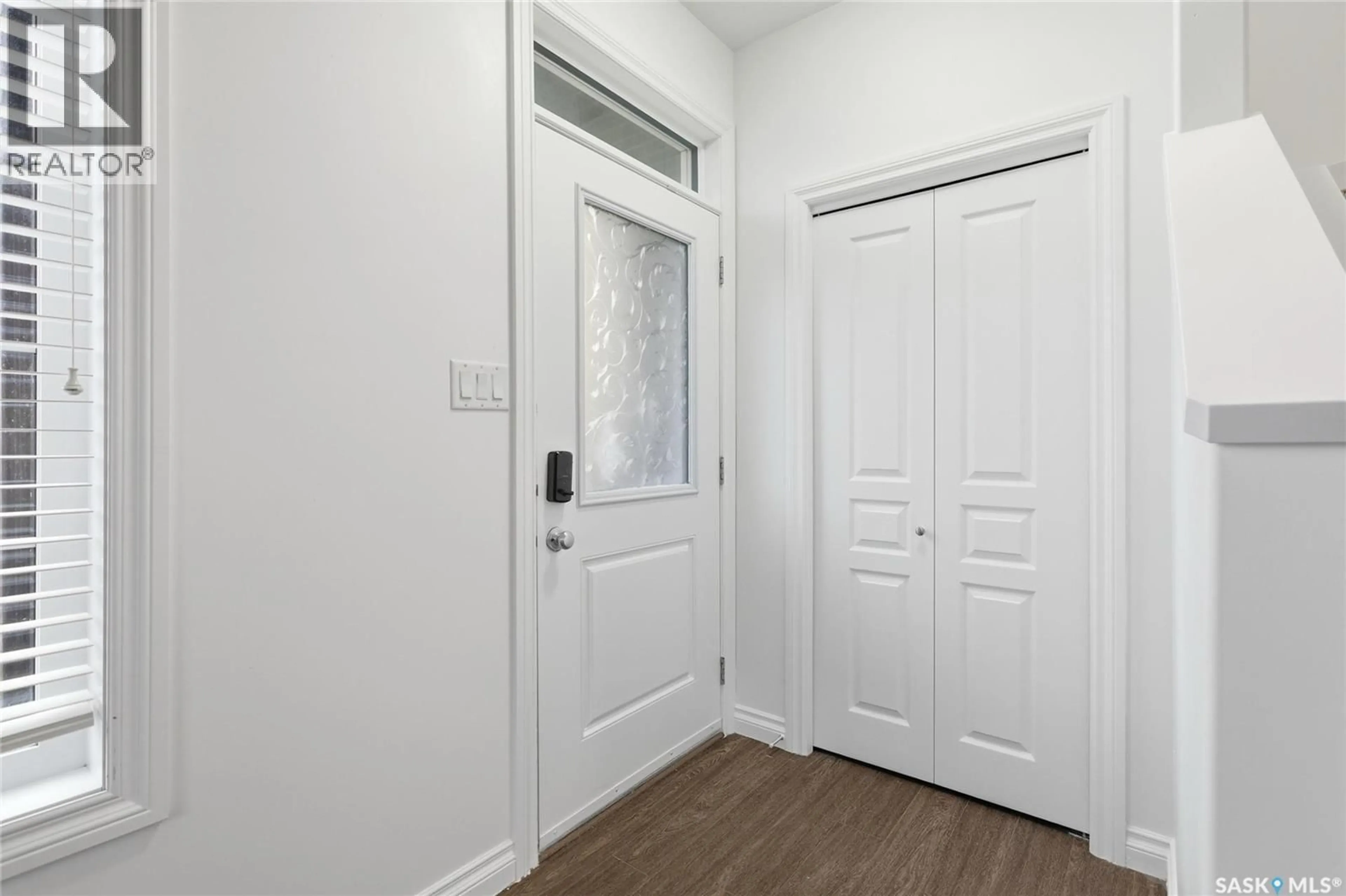 Indoor entryway for 4300 JAMES HILL ROAD, Regina Saskatchewan S4W0R2