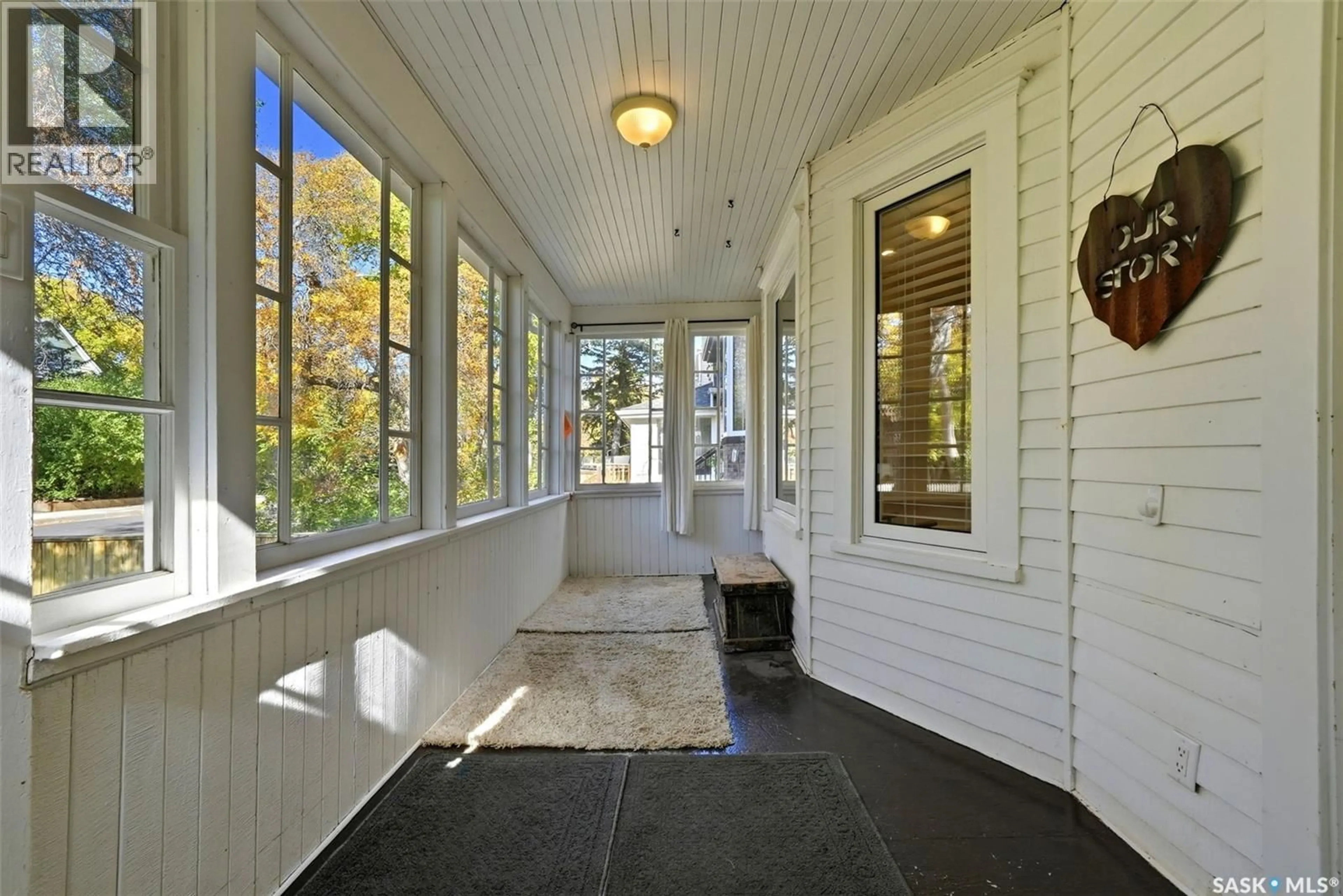 Indoor entryway for 2325 CAMERON STREET, Regina Saskatchewan S4T2W2
