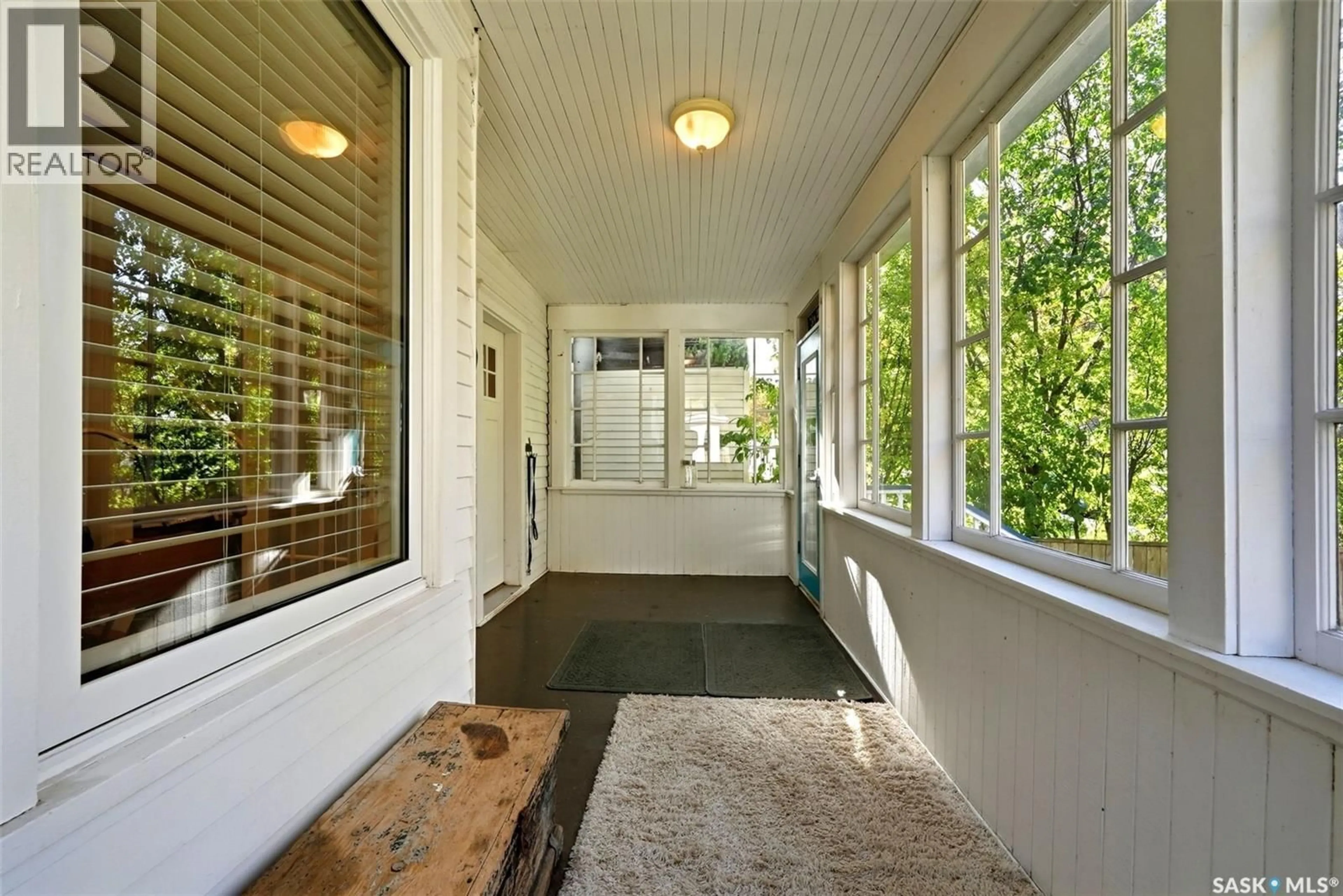 Indoor entryway for 2325 CAMERON STREET, Regina Saskatchewan S4T2W2