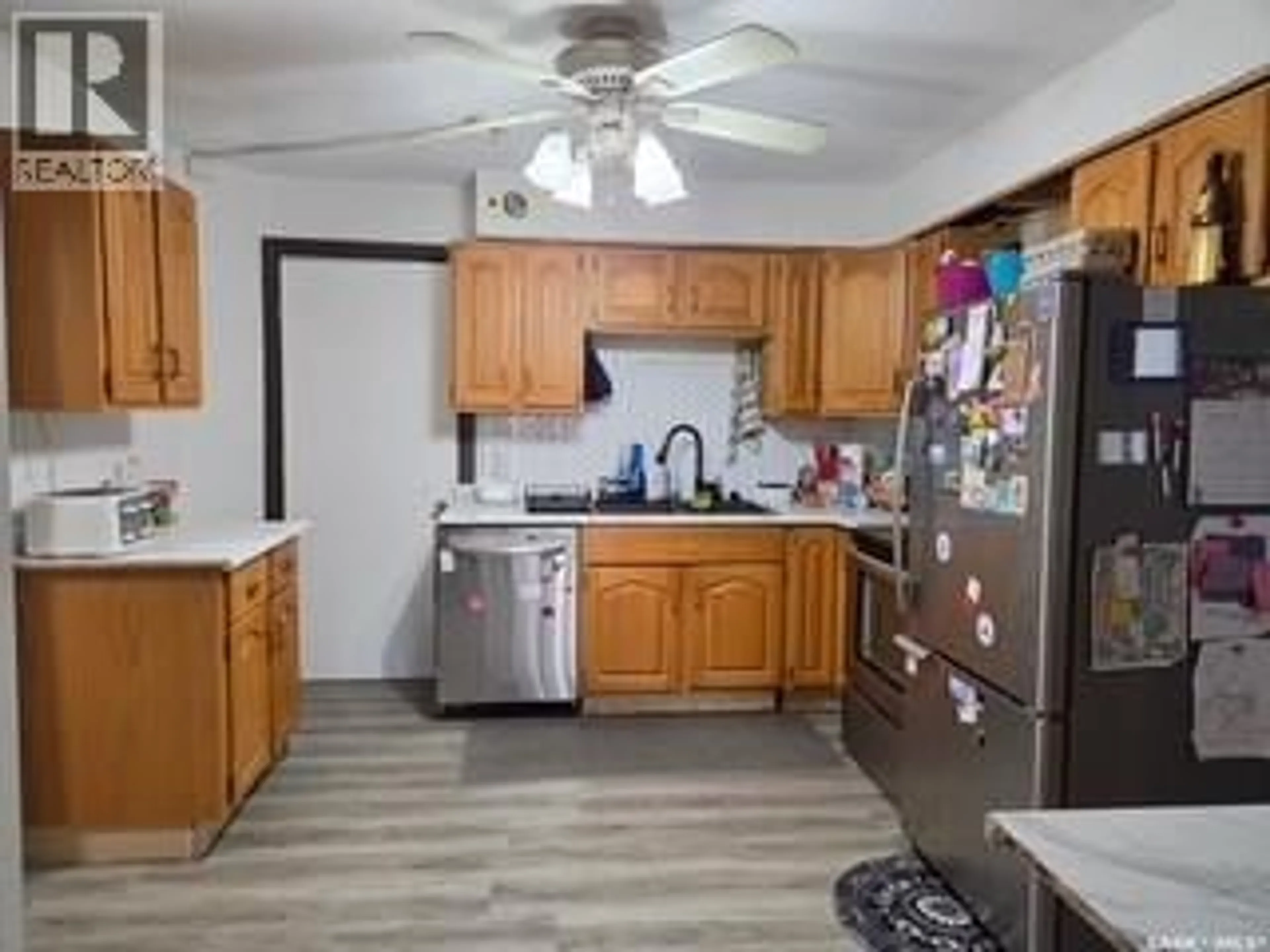 Standard kitchen, unknown for 312 32ND STREET, Battleford Saskatchewan S0M0E0