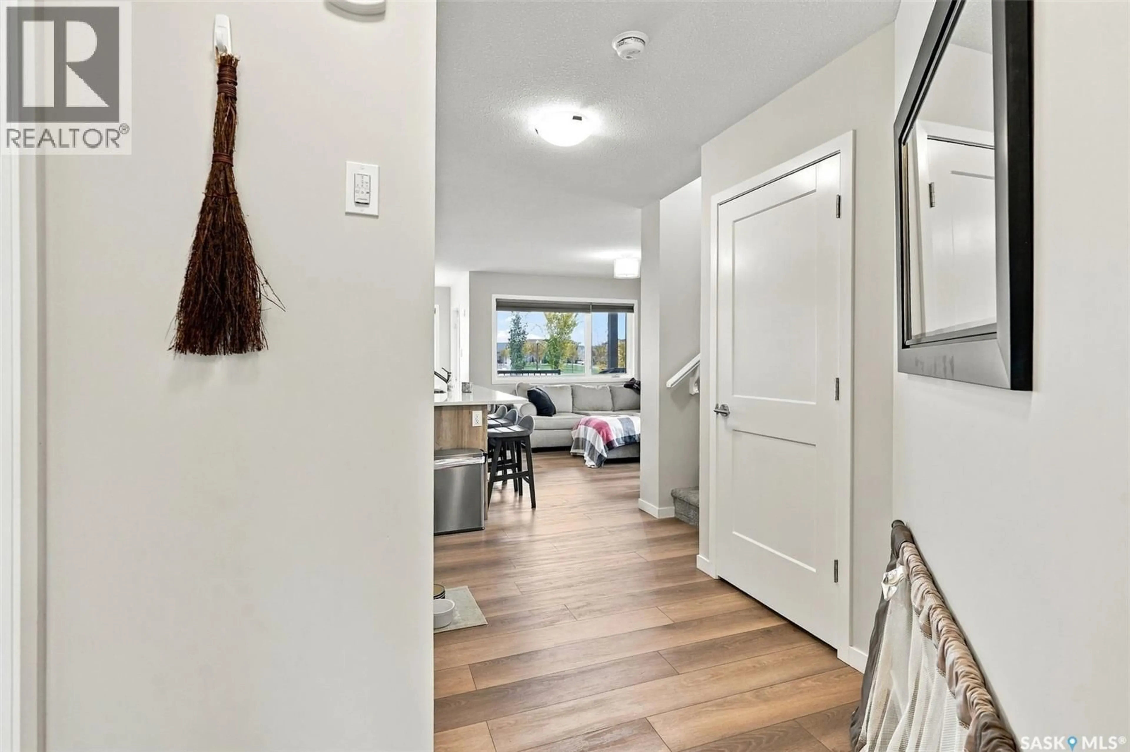Indoor entryway for 39 5301 BEACON DRIVE, Regina Saskatchewan S4W0R6