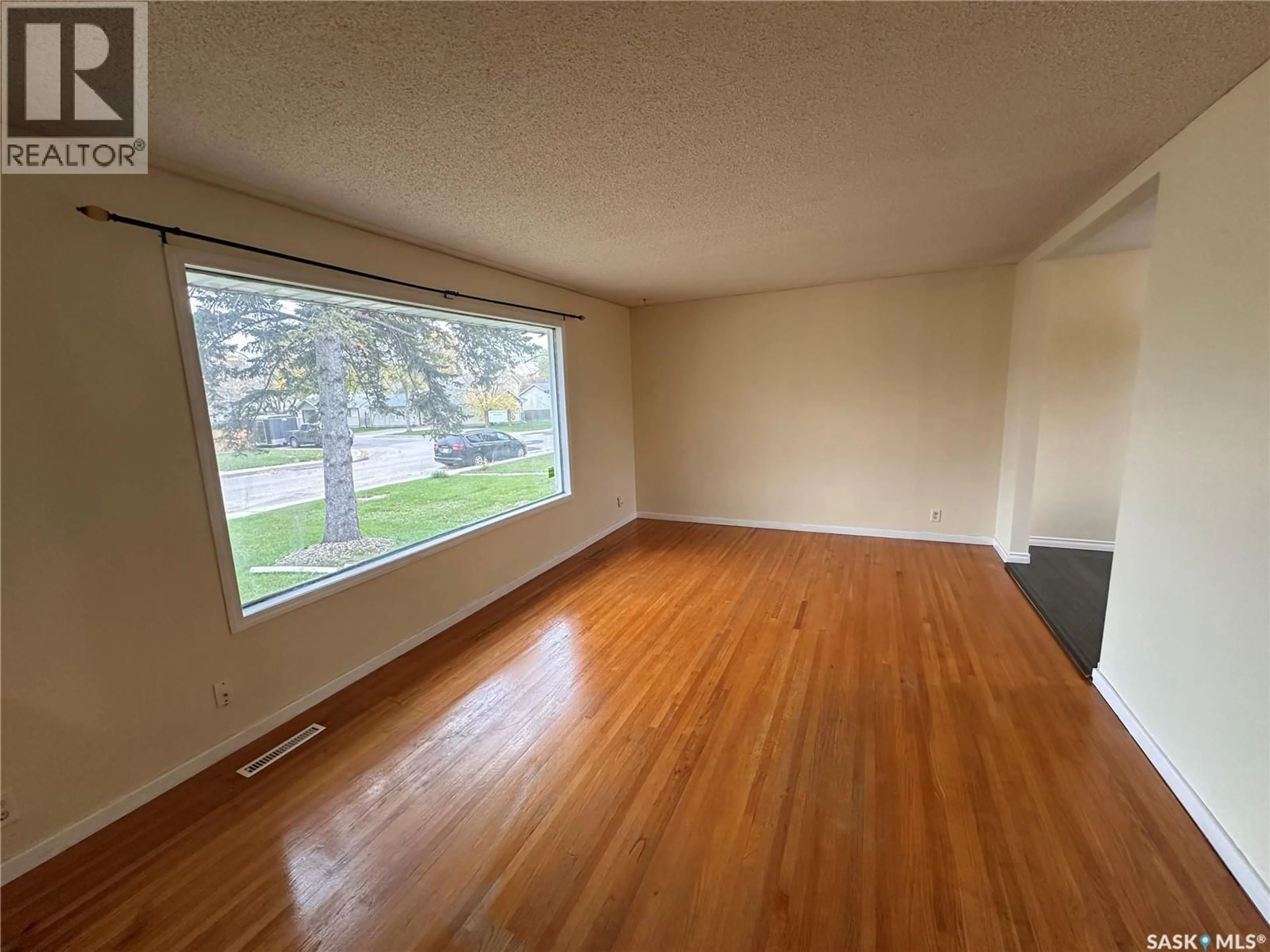 A pic of a room for 700 FORGET STREET, Regina Saskatchewan S4T4X2