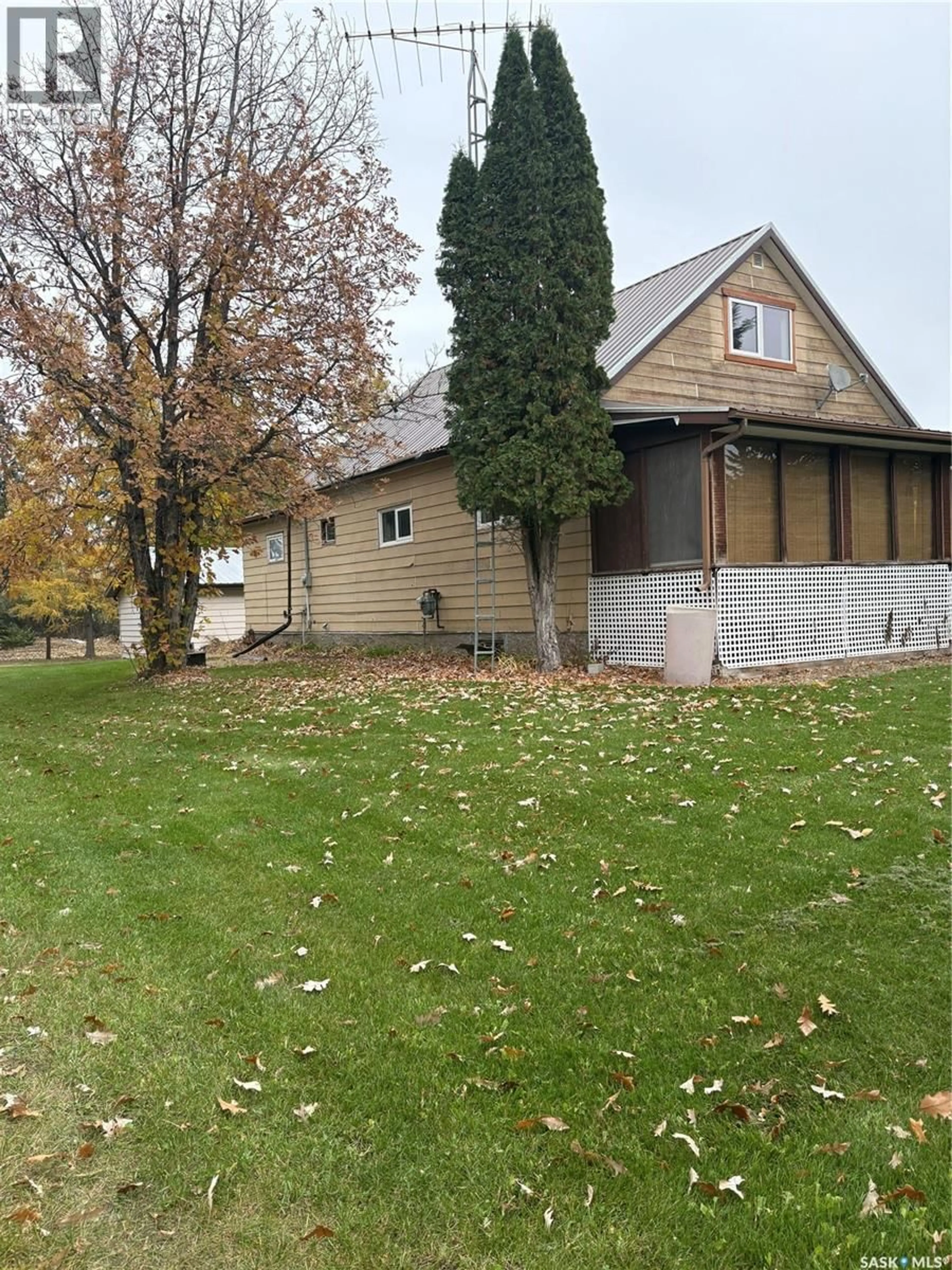 Home with vinyl exterior material, street for Lintlaw Saskatchewan S0A2H0
