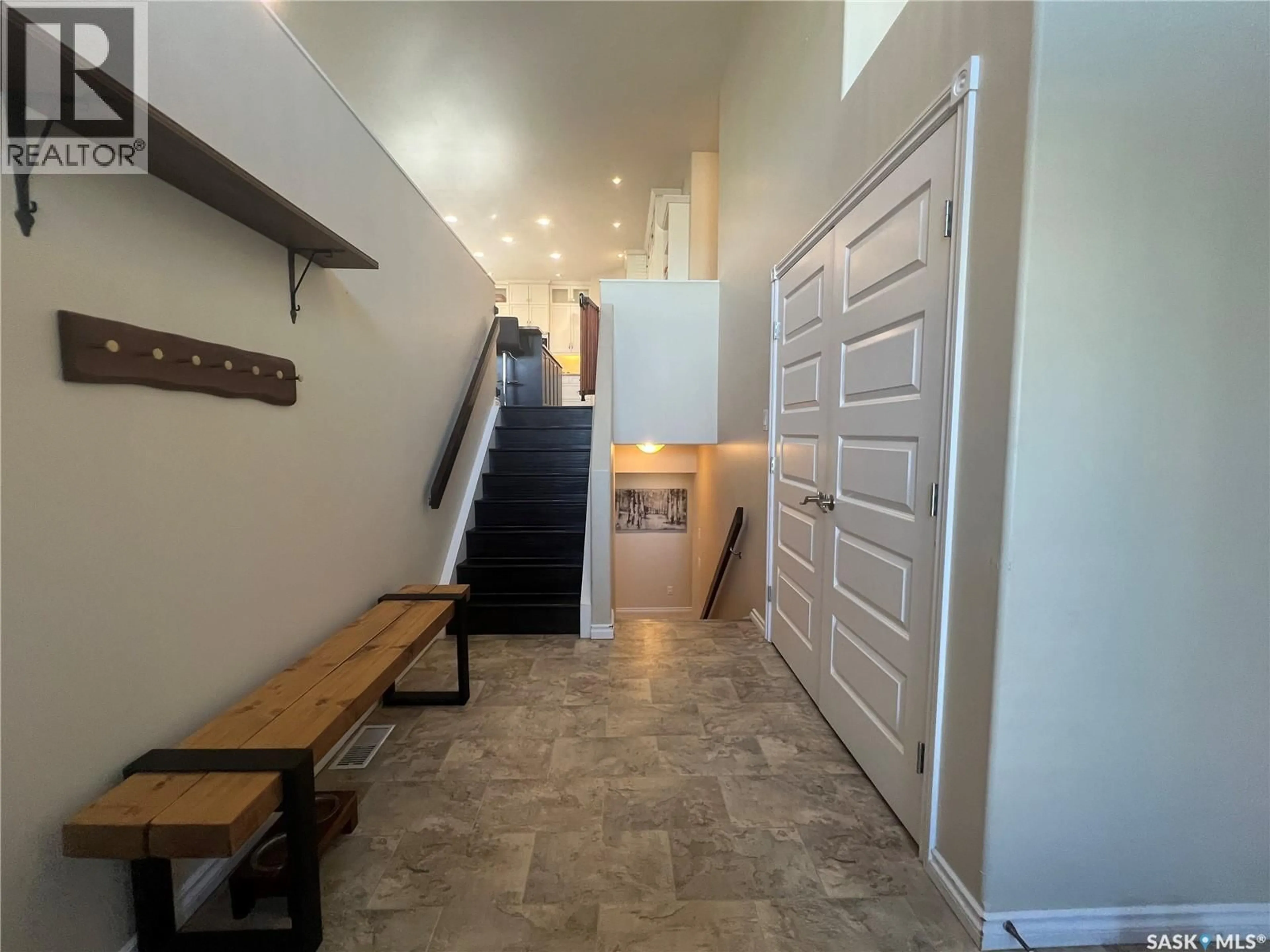 Indoor entryway for 197 5TH AVENUE, Esterhazy Saskatchewan S0A0X0