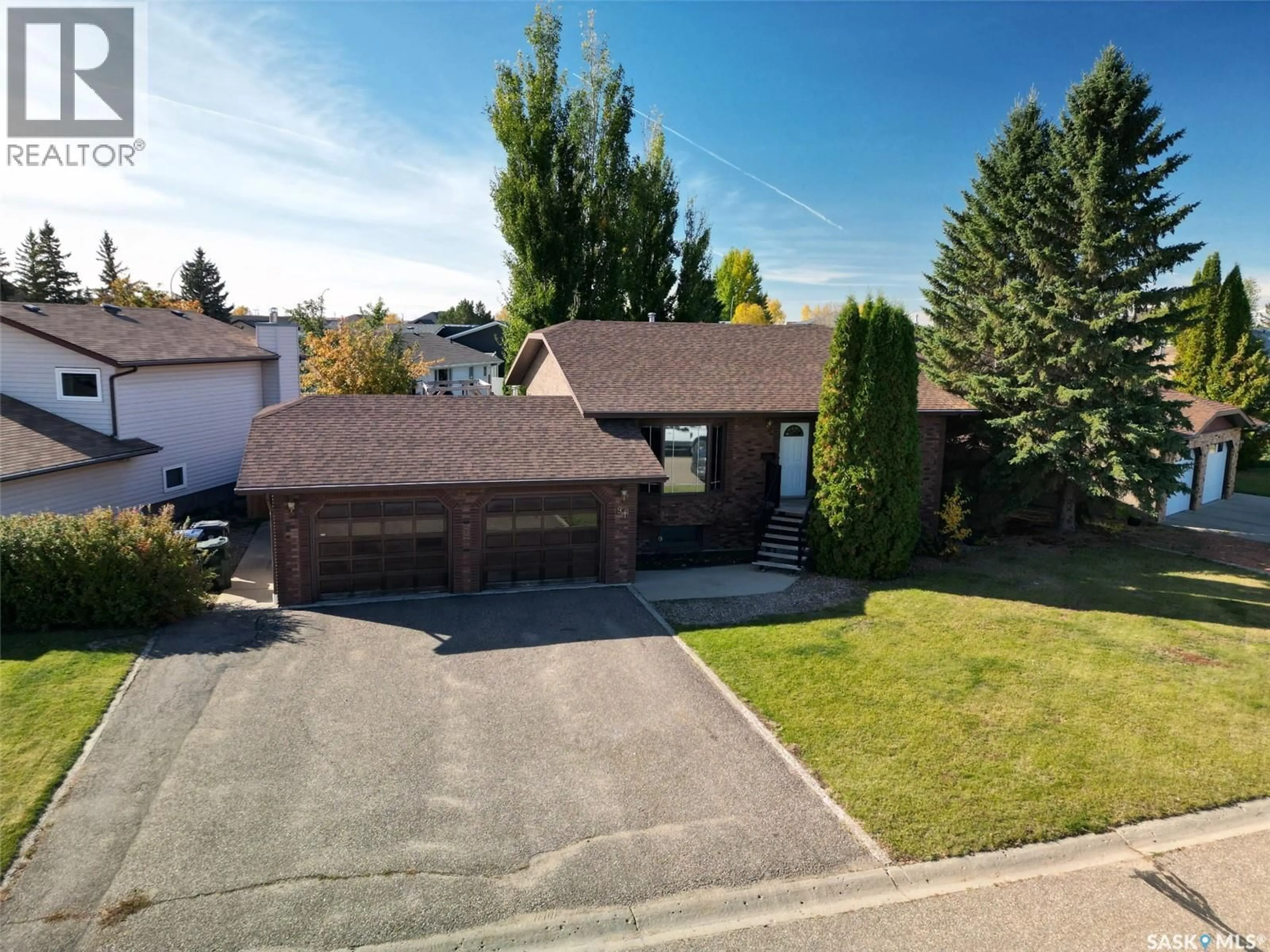 A pic from outside/outdoor area/front of a property/back of a property/a pic from drone, street for 91 GABRUCH CRESCENT, Battleford Saskatchewan S0M0E0