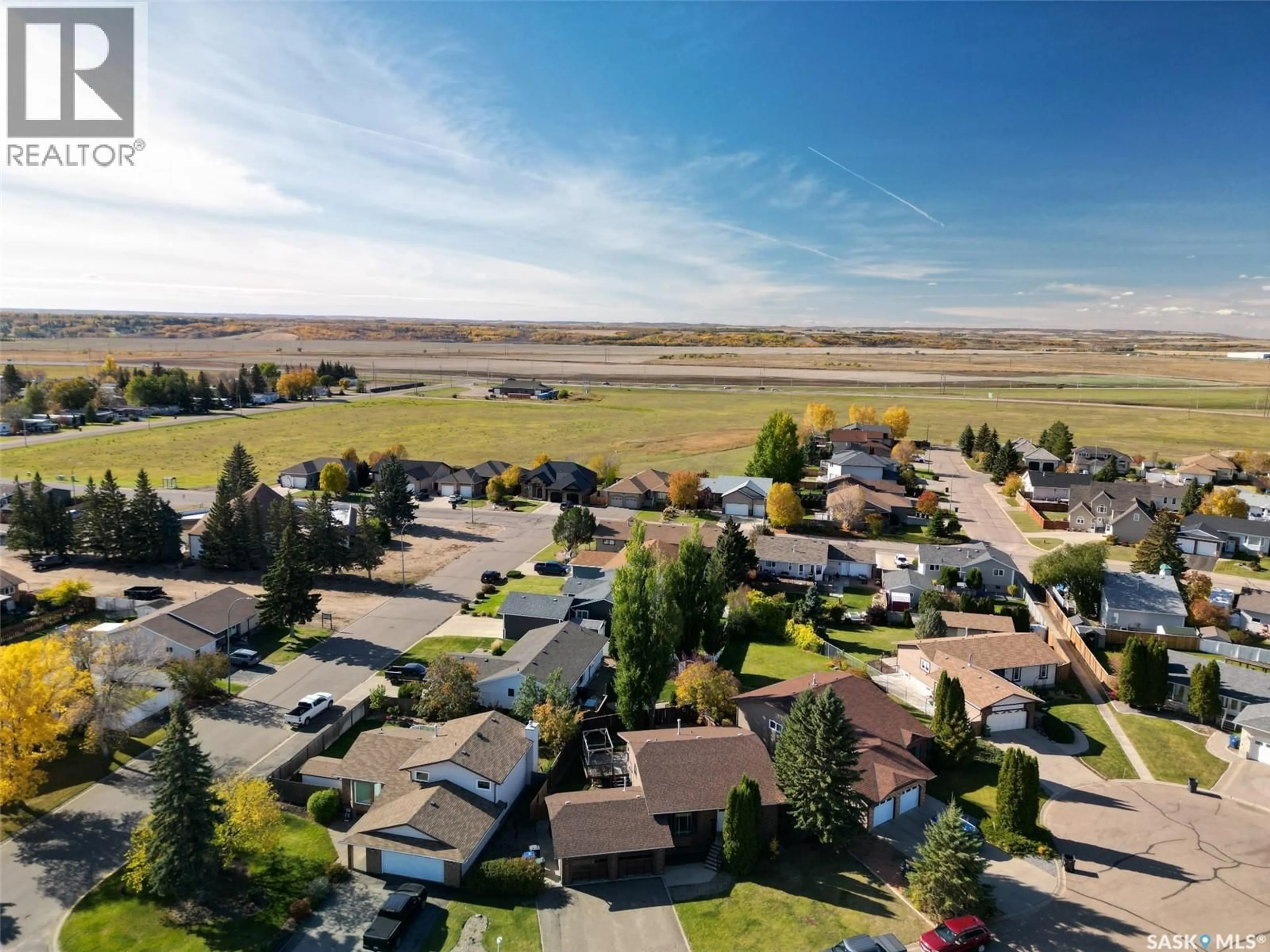 A pic from outside/outdoor area/front of a property/back of a property/a pic from drone, unknown for 91 GABRUCH CRESCENT, Battleford Saskatchewan S0M0E0