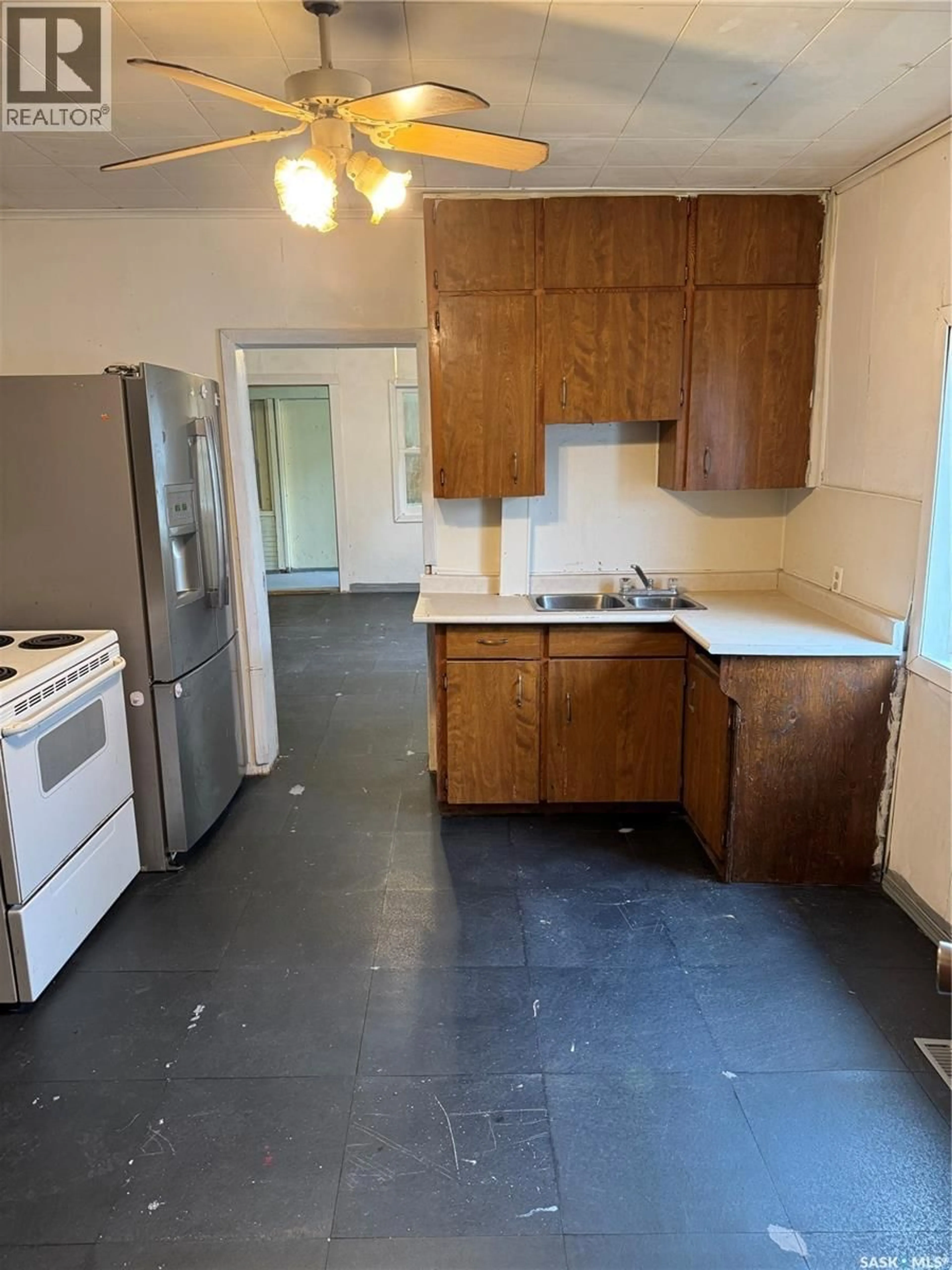 Unknown for 751 17TH STREET, Prince Albert Saskatchewan S6V3Y2