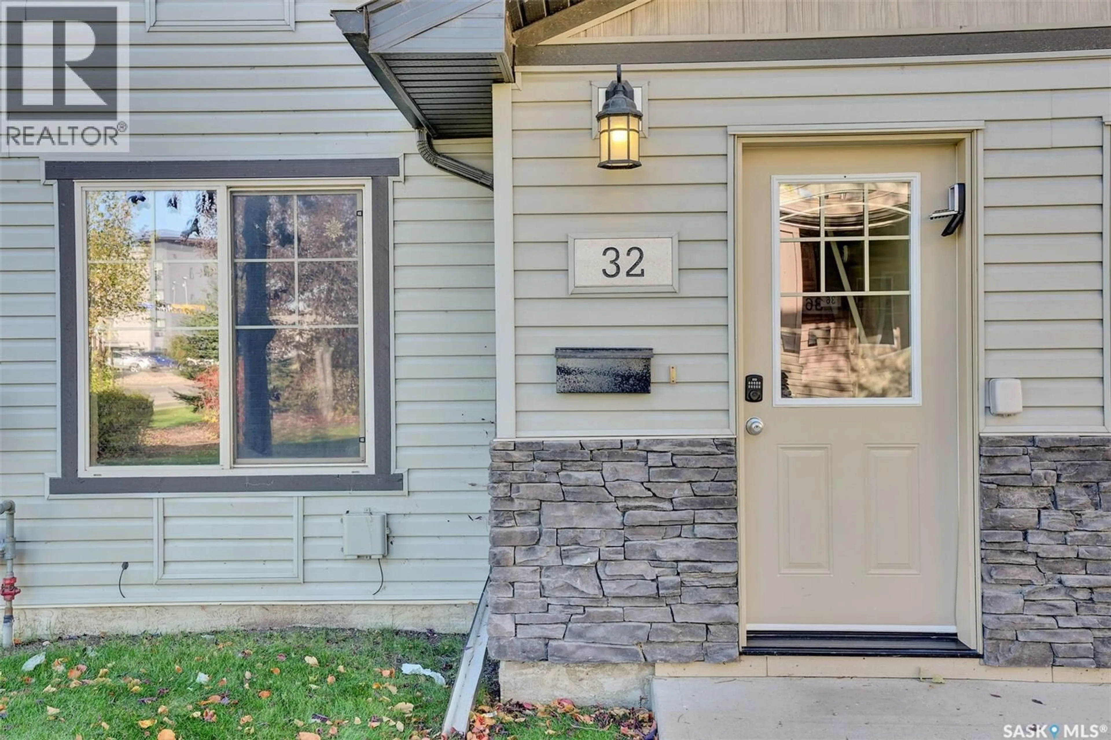 Unknown for 32 5019 JAMES HILL ROAD, Regina Saskatchewan S4W0B9