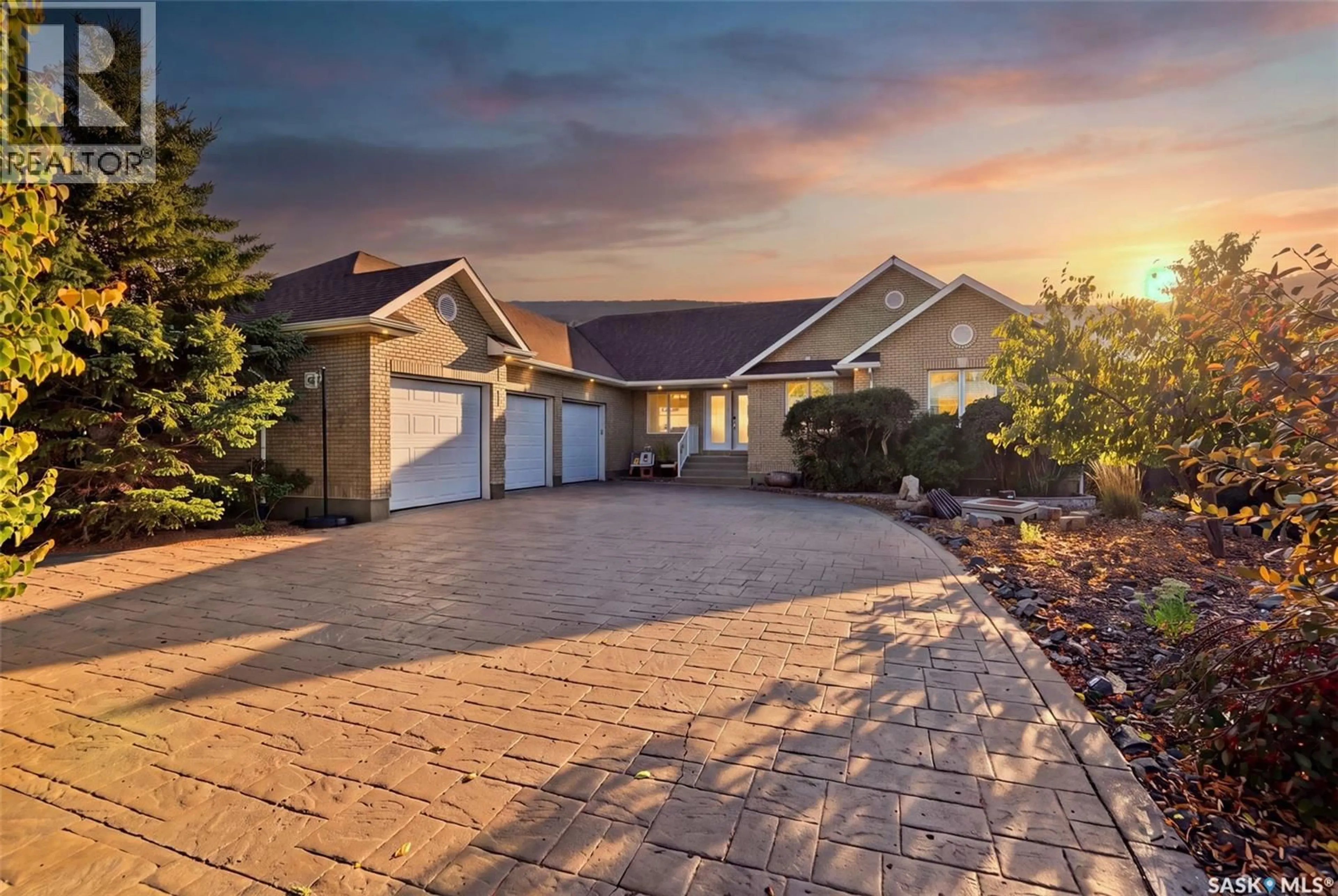 Home with vinyl exterior material, street for 88 DEER RIDGE DRIVE, Lumsden Rm No. 189 Saskatchewan S2V1B8