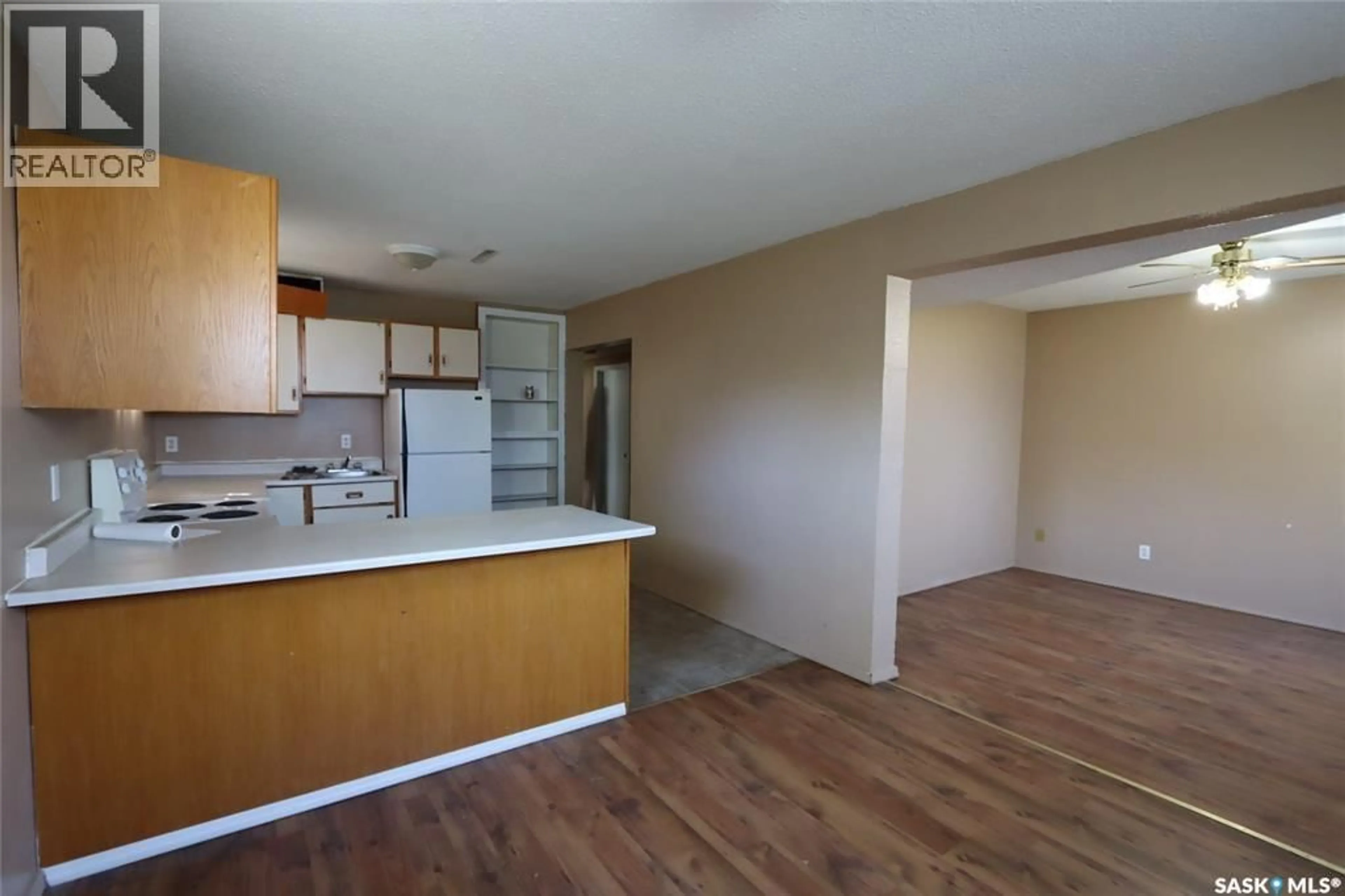 Standard kitchen, wood/laminate floor for 120 26TH STREET, Prince Albert Saskatchewan S6V4P9