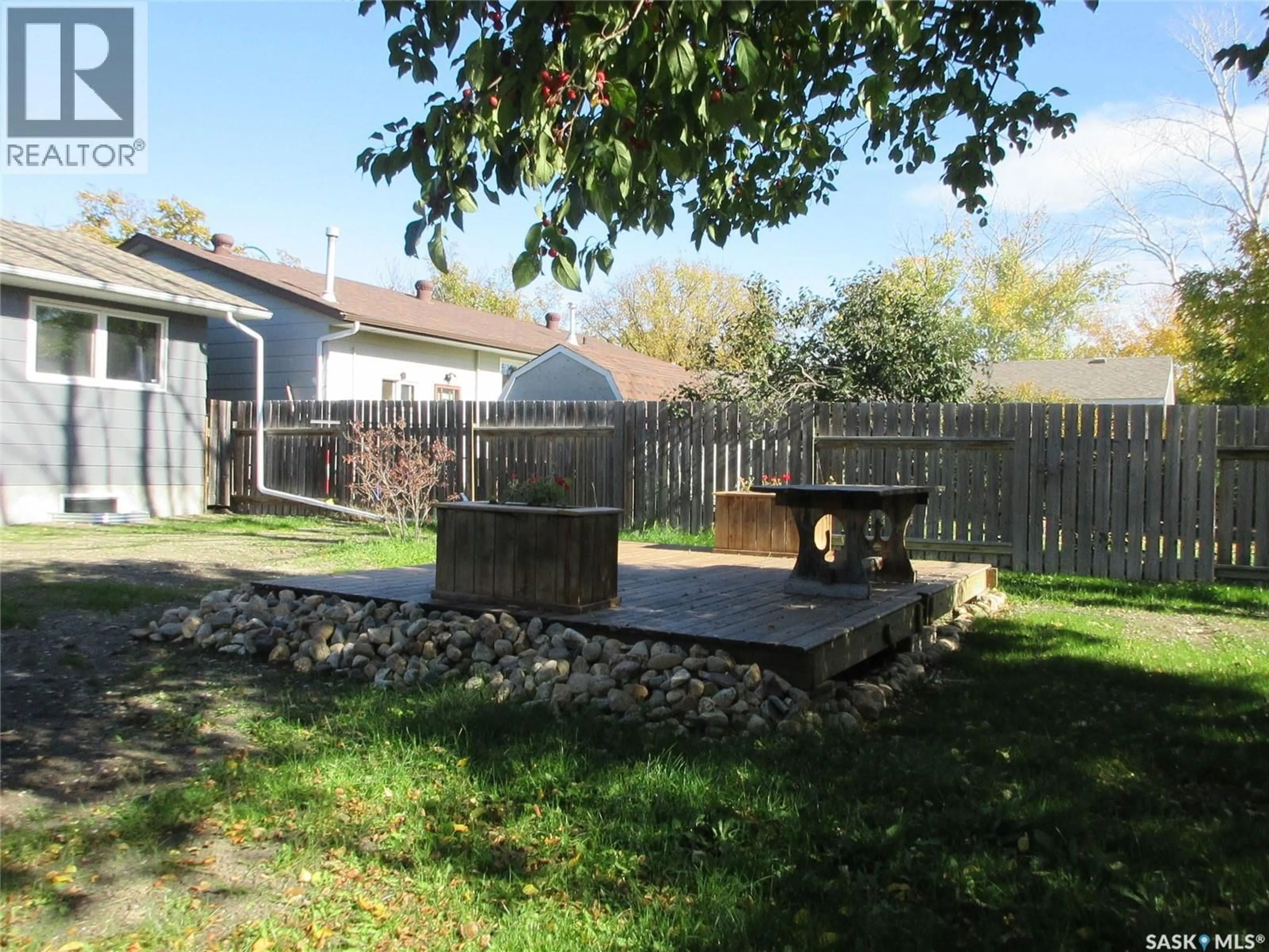 Patio, street for 858 WOROBETZ CRESCENT, Regina Saskatchewan S4X2C3