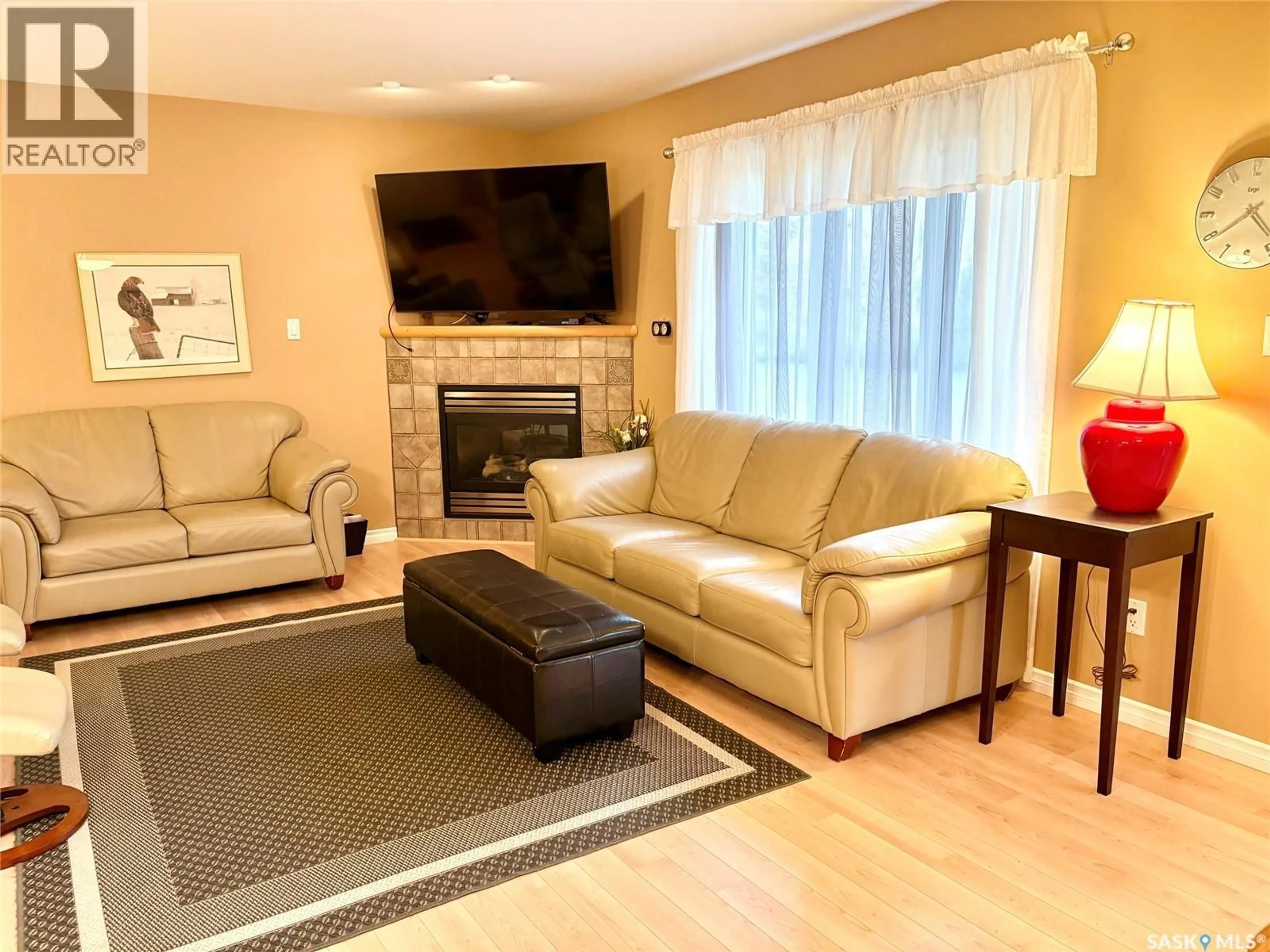 Living room with furniture, unknown for 142 MANITOBA AVENUE, Yorkton Saskatchewan S3N3G8