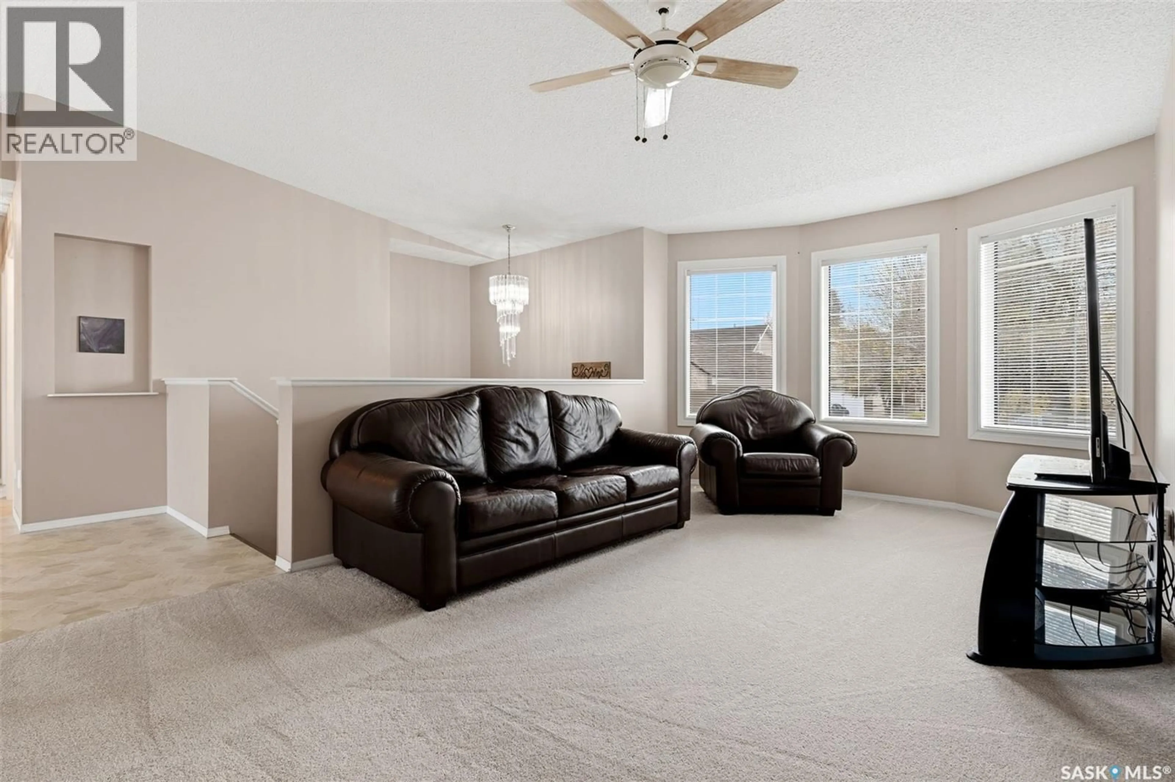 Living room with furniture, unknown for 8126 SHERWOOD DRIVE, Regina Saskatchewan S4Y1J6