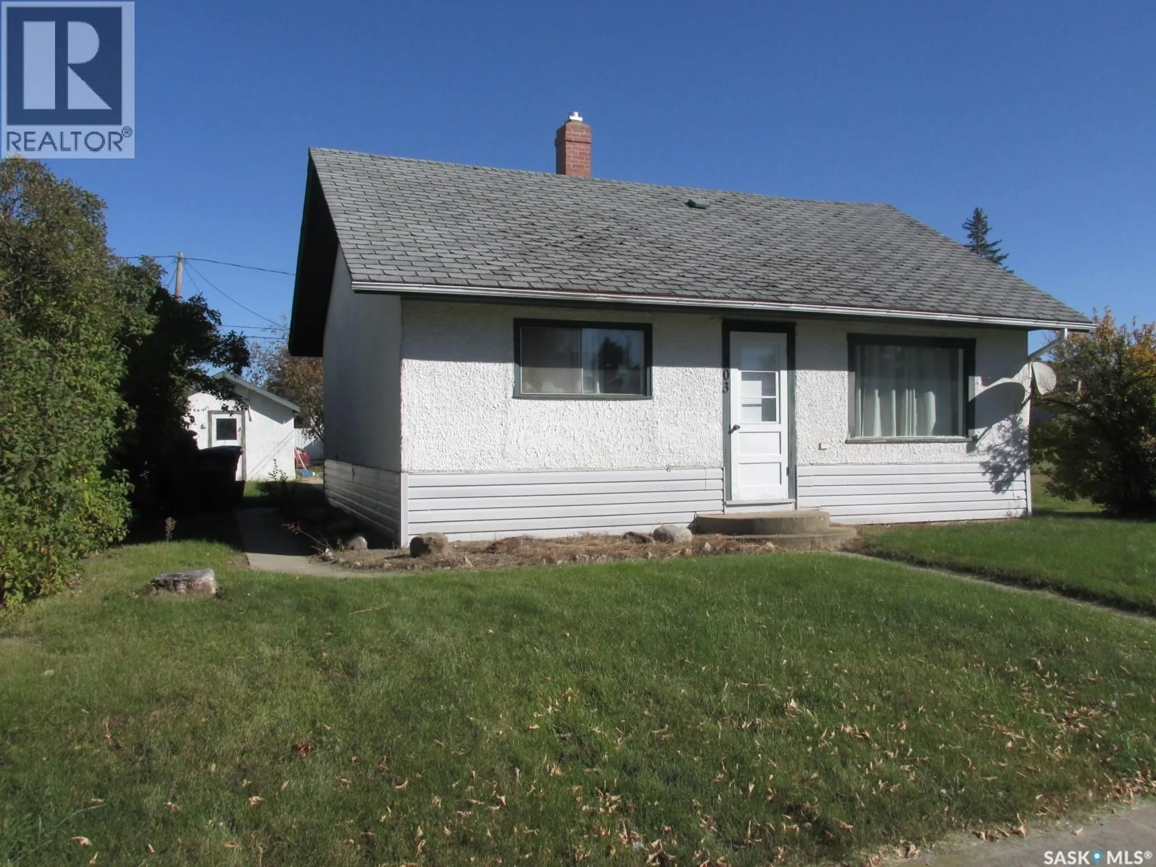 Home with vinyl exterior material, street for 303 2ND STREET, Nipawin Saskatchewan S0E1E0
