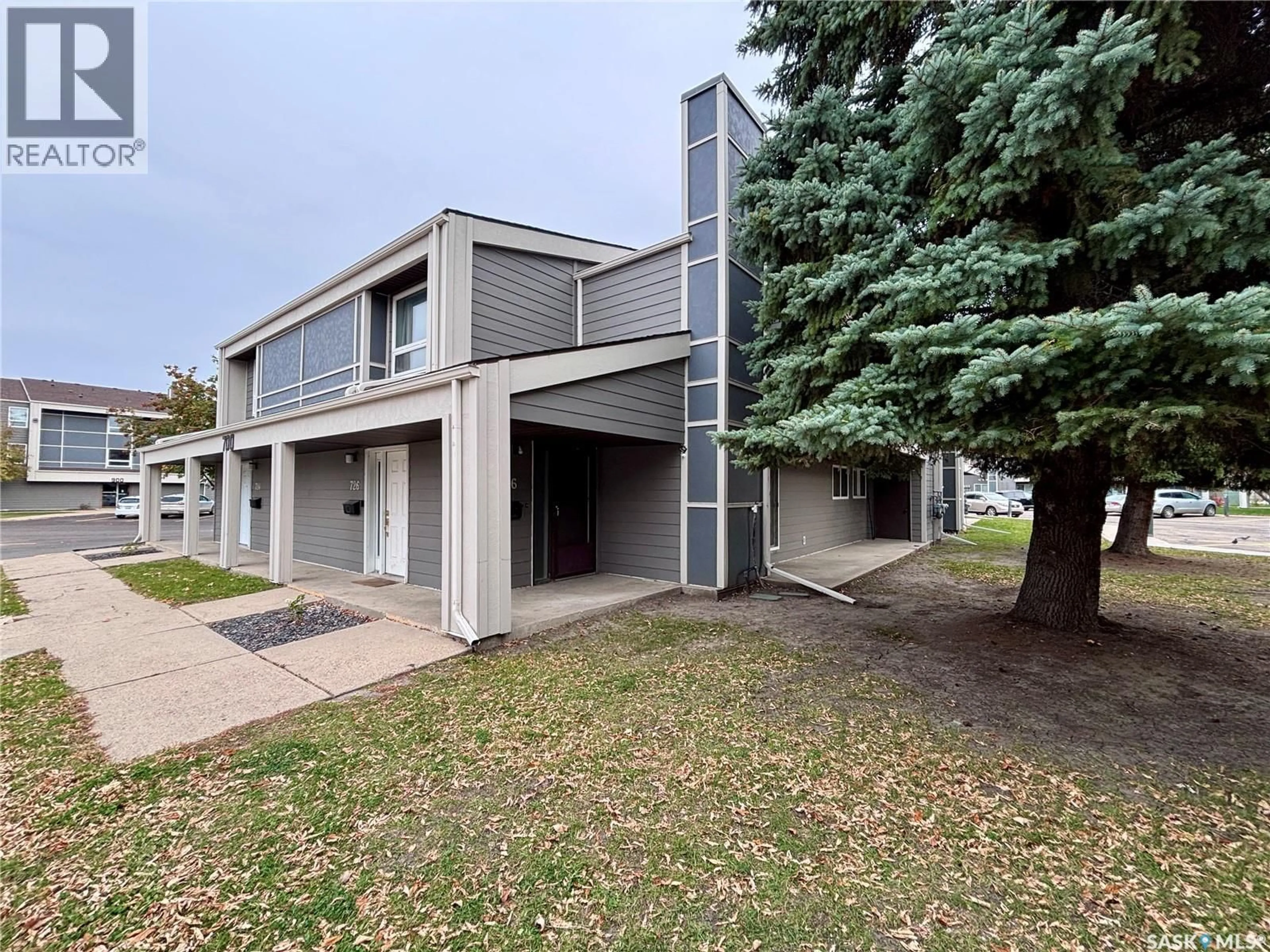 A pic from outside/outdoor area/front of a property/back of a property/a pic from drone, street for 716 115TH STREET, Saskatoon Saskatchewan S7N2E5
