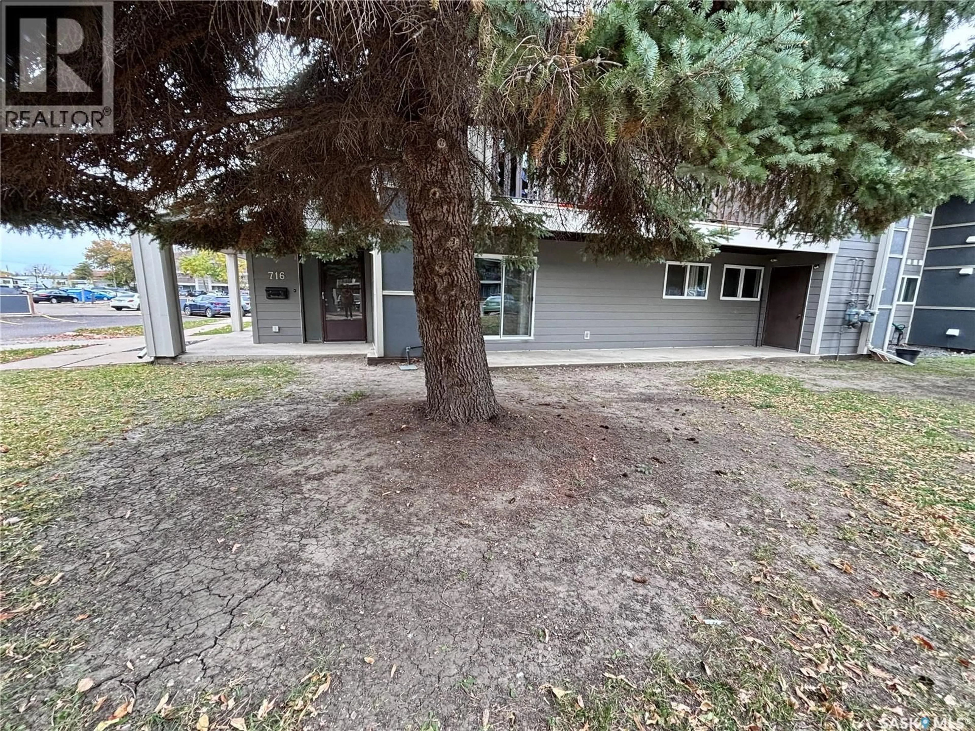 A pic from outside/outdoor area/front of a property/back of a property/a pic from drone, street for 716 115TH STREET, Saskatoon Saskatchewan S7N2E5