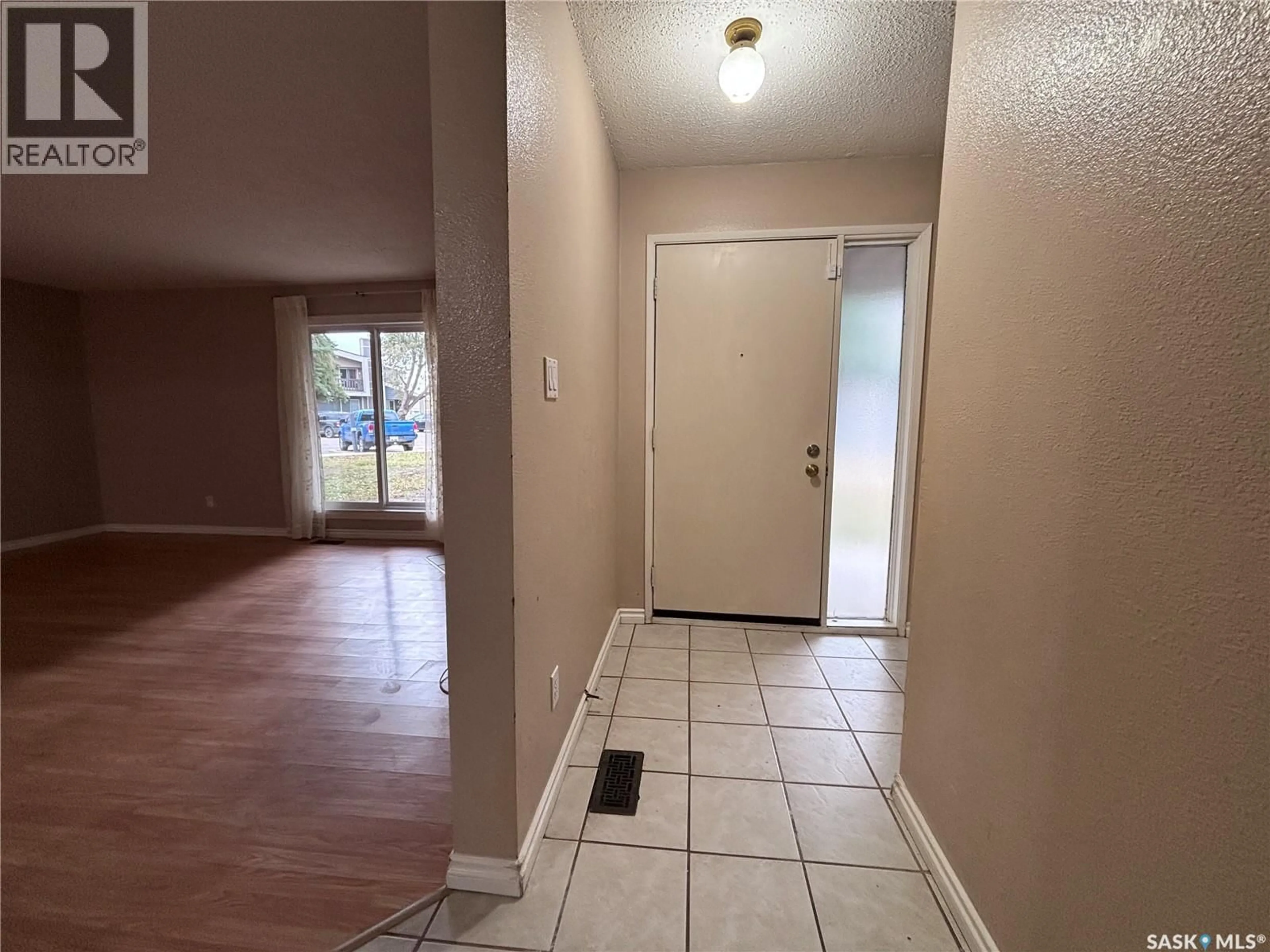 Indoor entryway for 716 115TH STREET, Saskatoon Saskatchewan S7N2E5