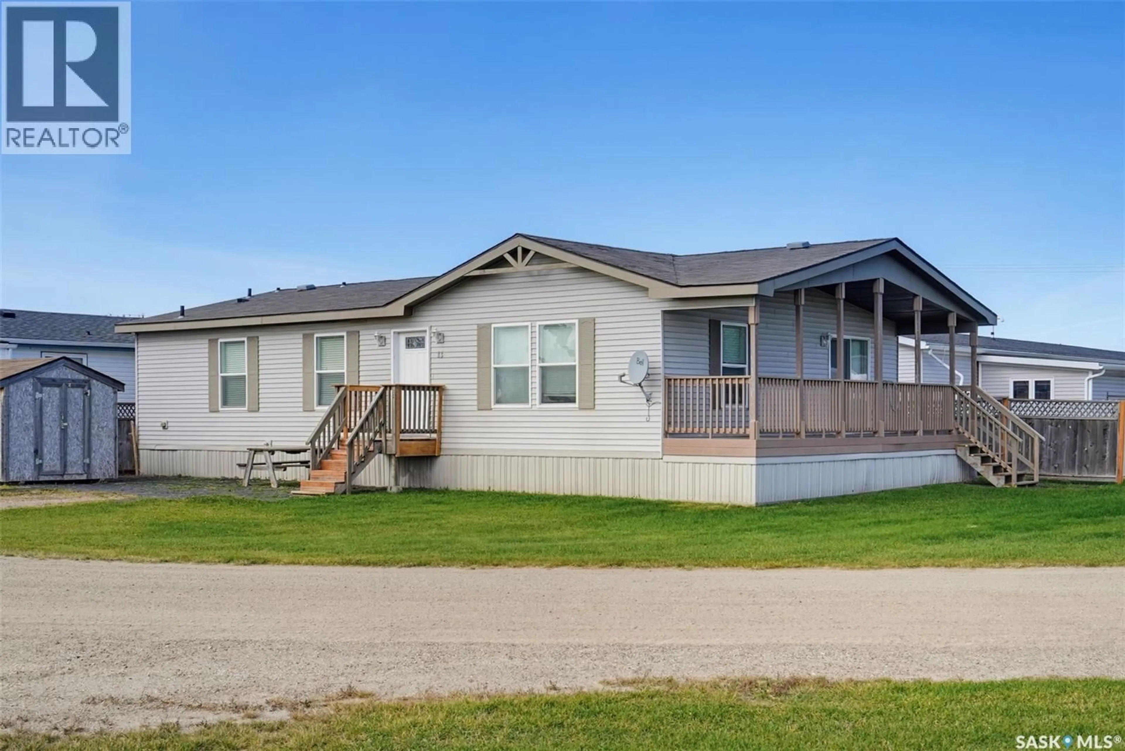 Home with vinyl exterior material, unknown for 13 401 RAILWAY AVENUE, Vanscoy Saskatchewan S0L3J0