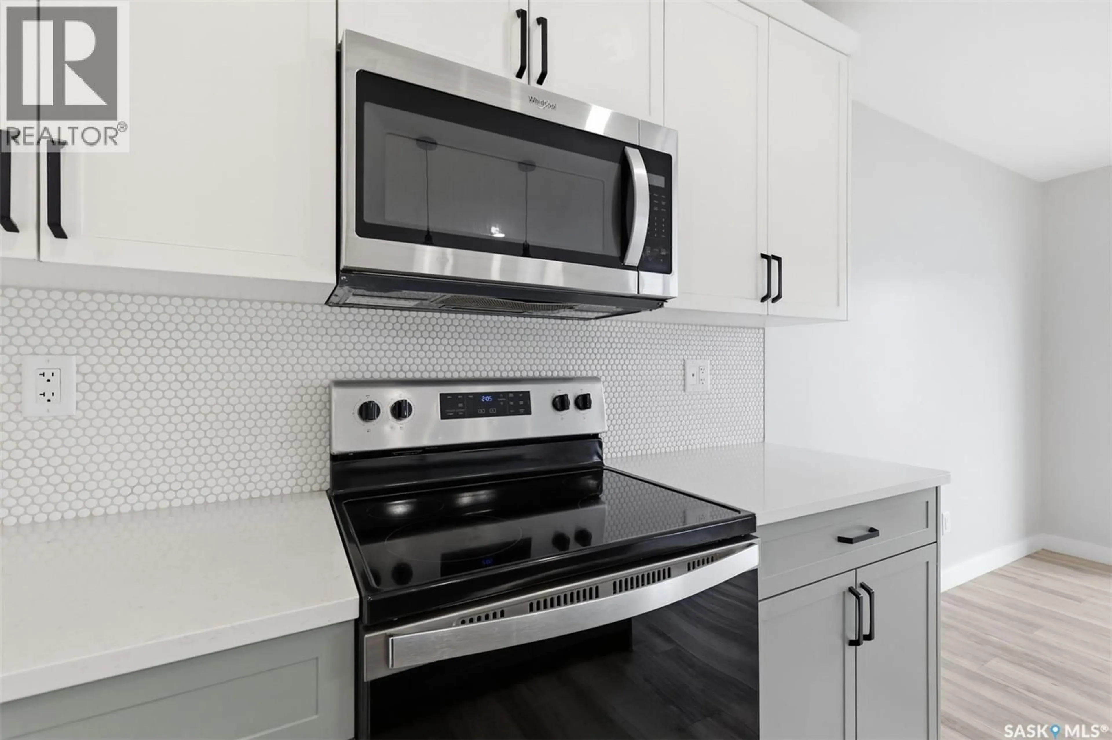 Standard kitchen, ceramic/tile floor for 713 BRIGHTON BOULEVARD, Saskatoon Saskatchewan S7V1P3