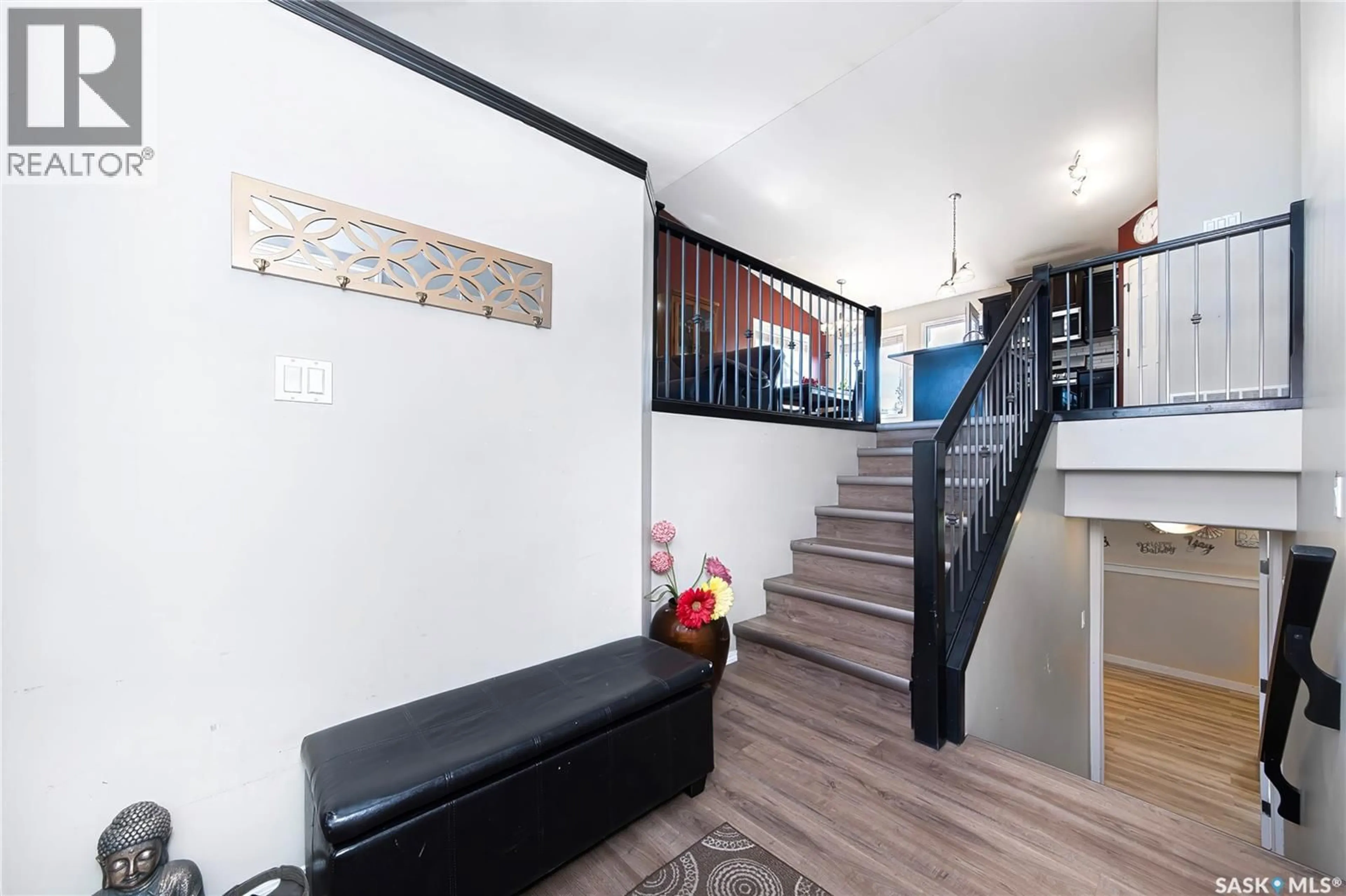 Indoor foyer for 604 REGIER PLACE, Martensville Saskatchewan S0K0A2