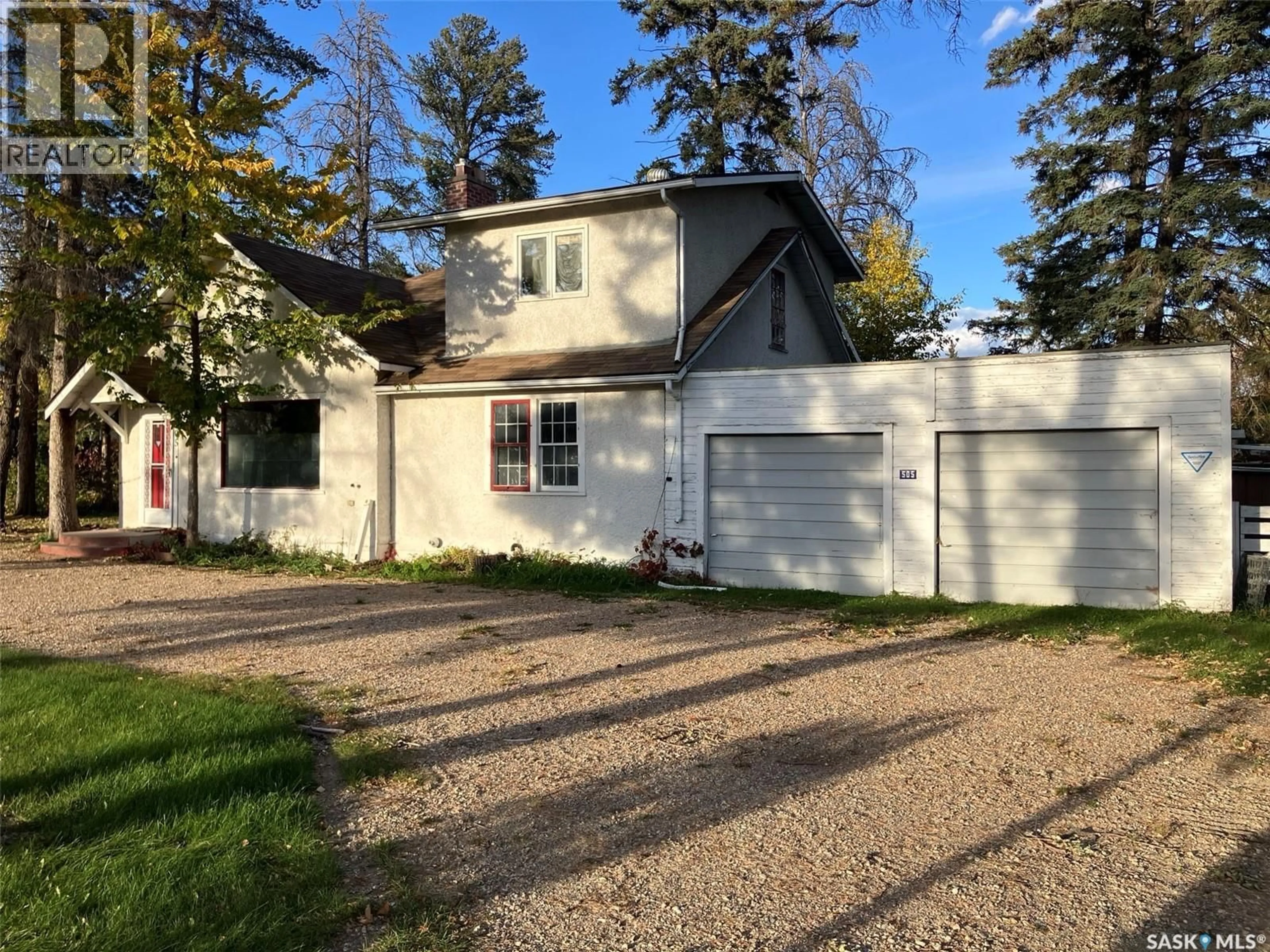 A pic from outside/outdoor area/front of a property/back of a property/a pic from drone, street for 505 CENTRE STREET, Nipawin Saskatchewan S0E1E0