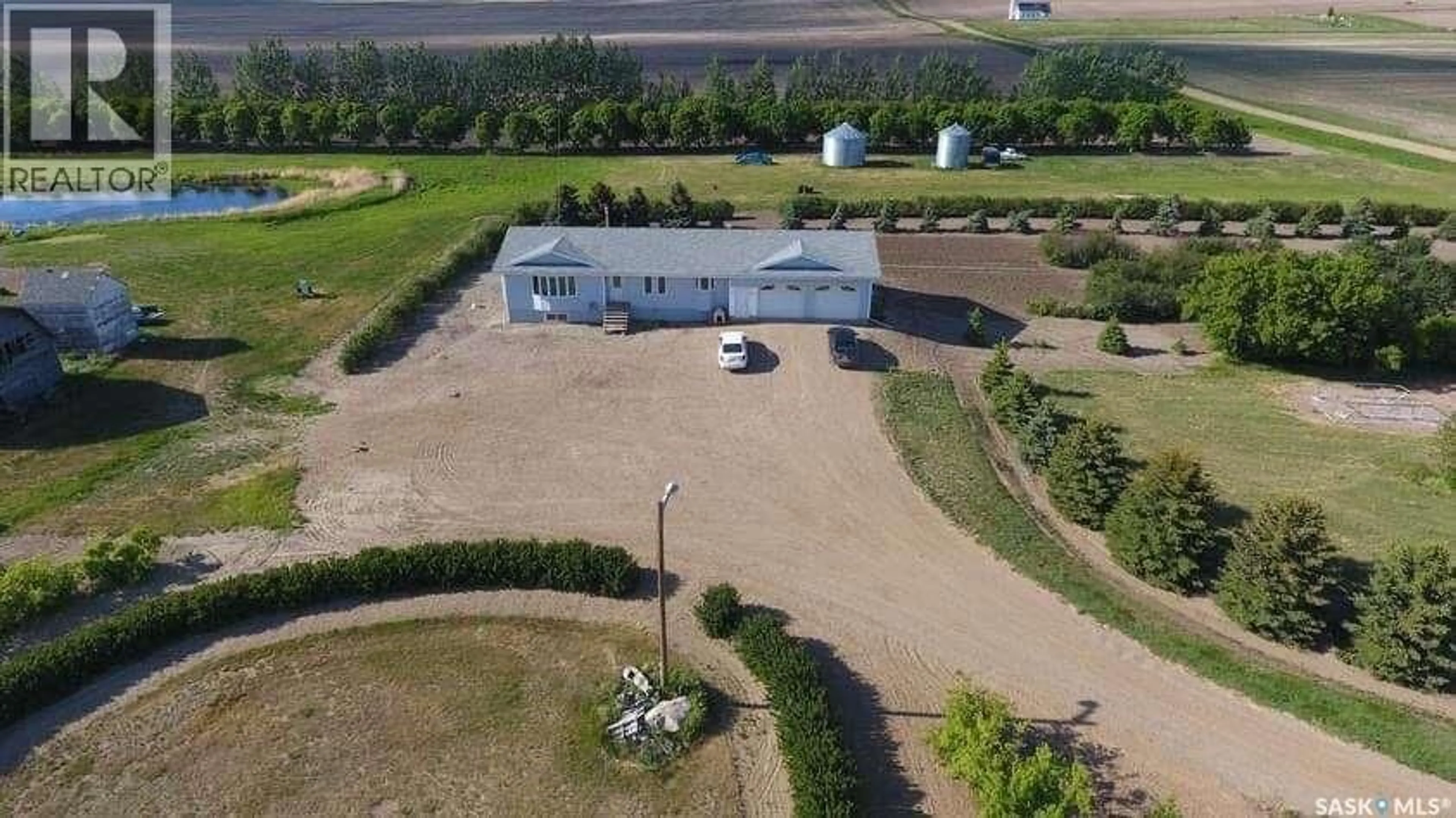 A pic from outside/outdoor area/front of a property/back of a property/a pic from drone, building for 105 SE-01-11 W3, Glen Bain Rm No. 105 Saskatchewan S0H1X0