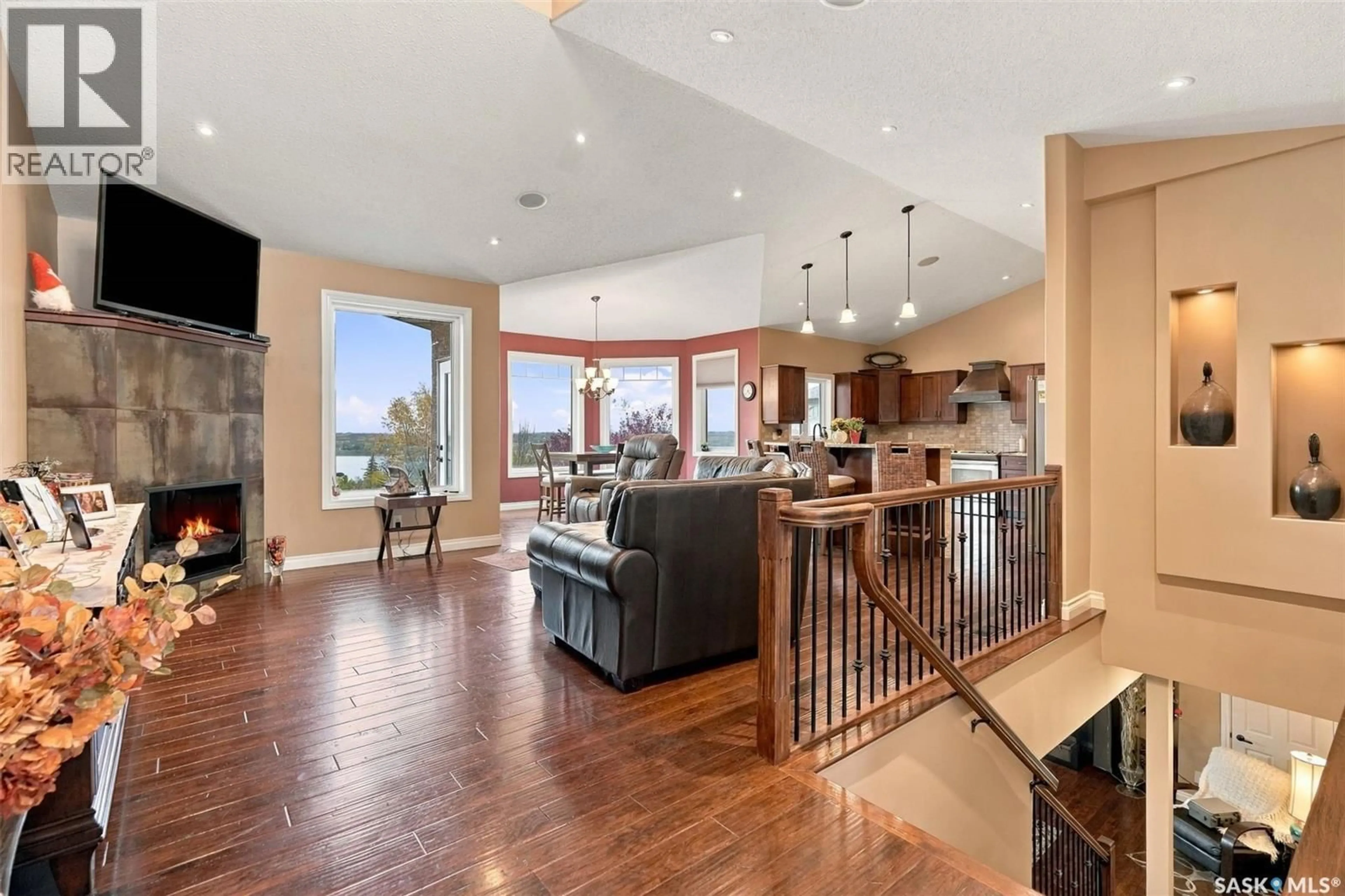 Open concept kitchen, ceramic/tile floor for 212 EDGEWOOD DRIVE, Buena Vista Saskatchewan S2V1C3