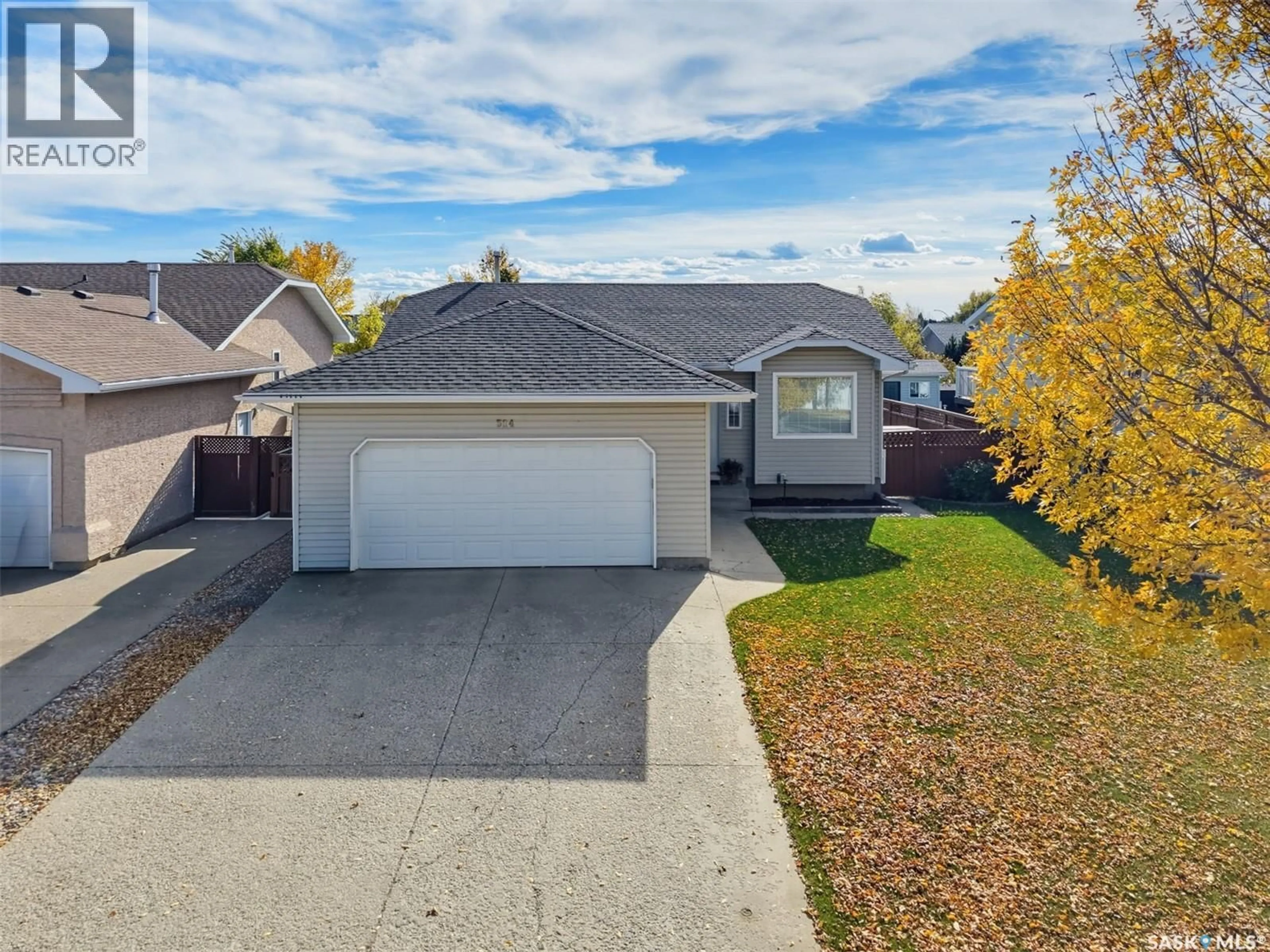 A pic from outside/outdoor area/front of a property/back of a property/a pic from drone, street for 314 PETERSON CRESCENT, Saskatoon Saskatchewan S7L7H7